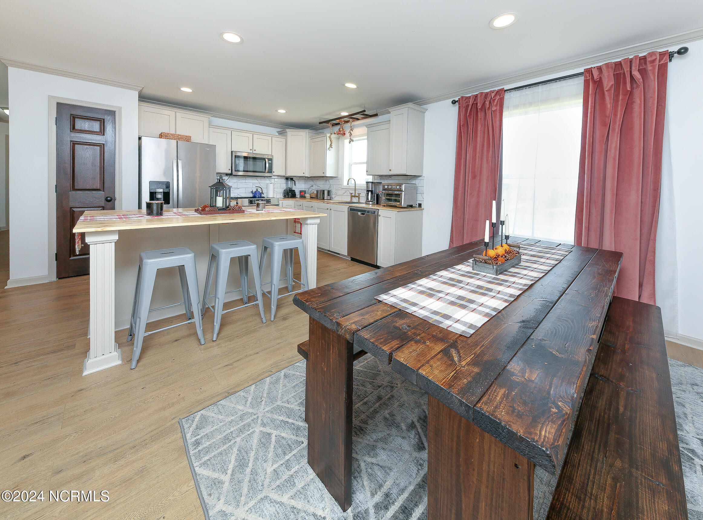 206 Bartlett Road Property Photo 15