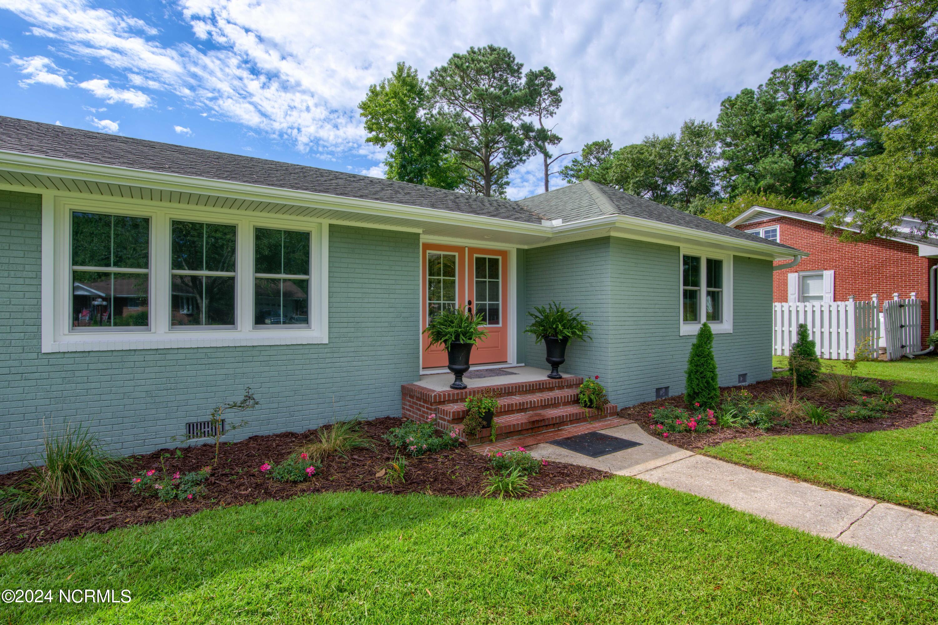 201 Brentwood Avenue Property Photo