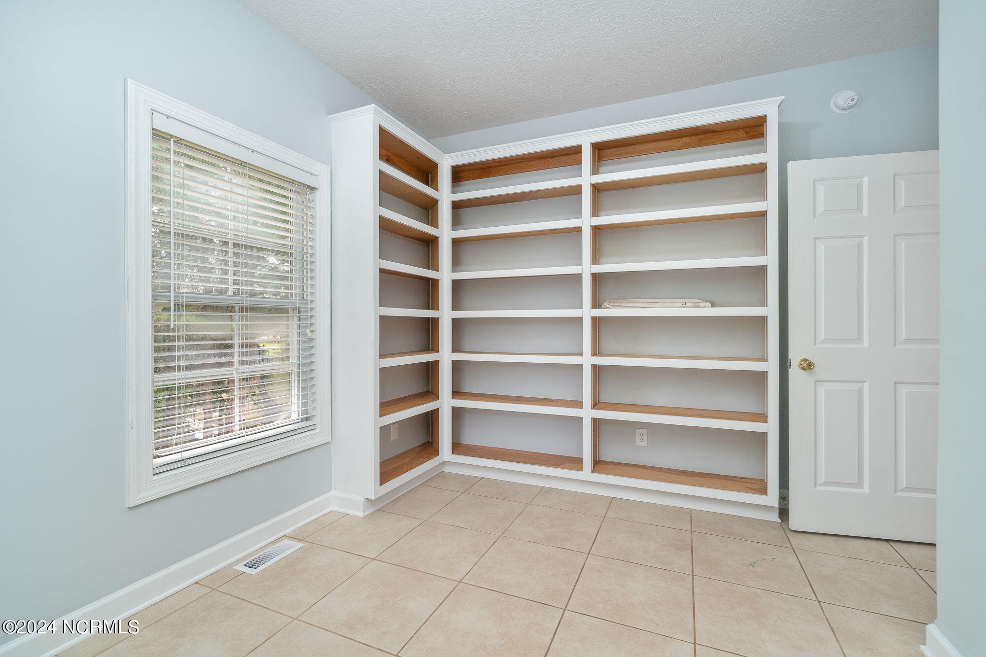 499 Ward Road Property Photo 15