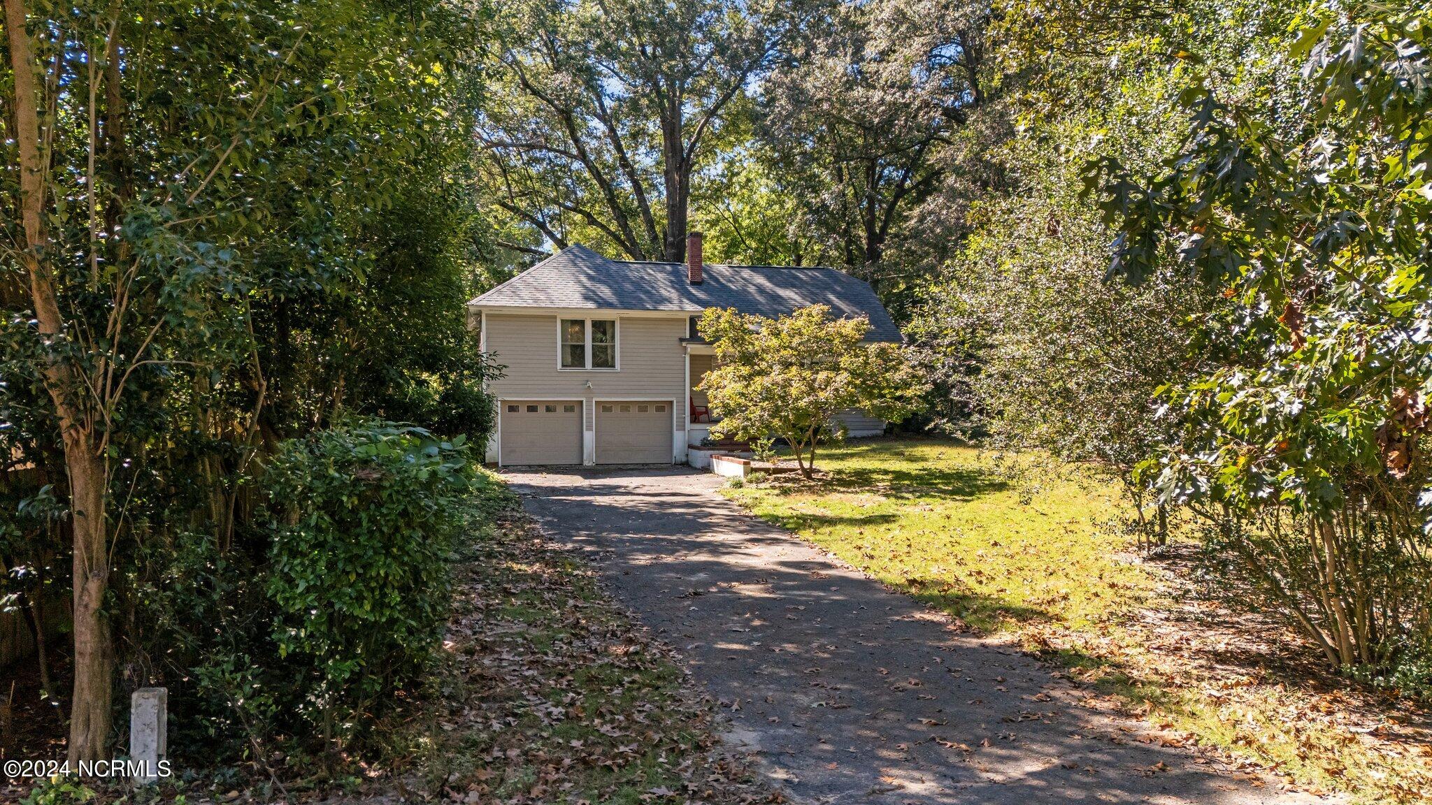 270 W Connecticut Avenue Property Photo 2