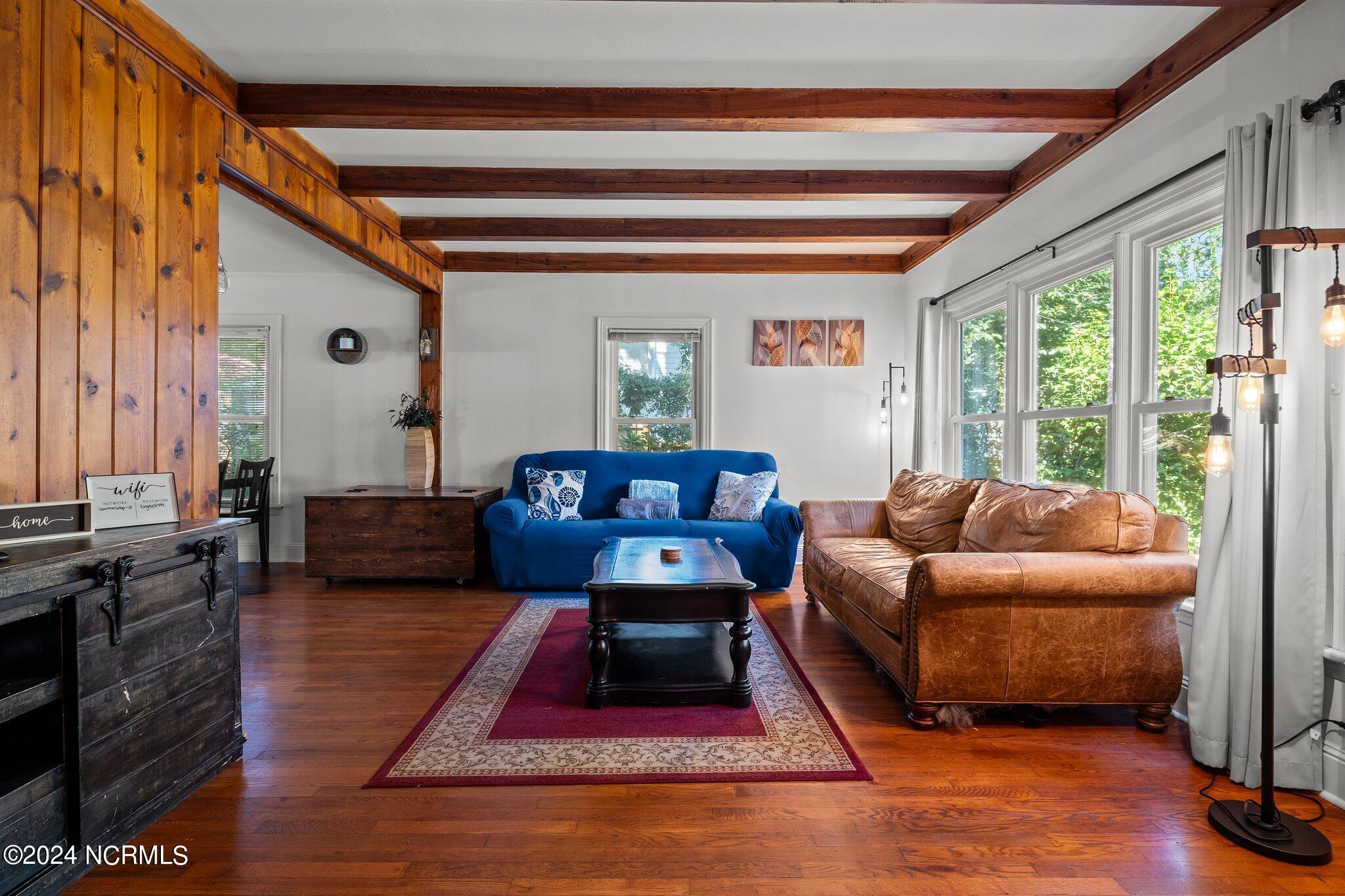 270 W Connecticut Avenue Property Photo 5