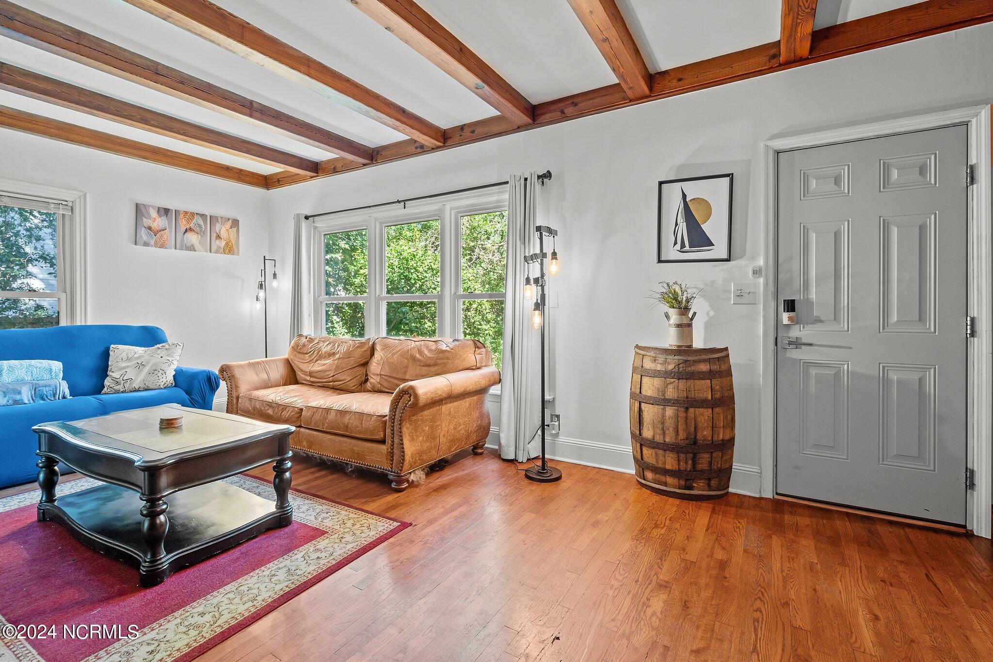 270 W Connecticut Avenue Property Photo 7