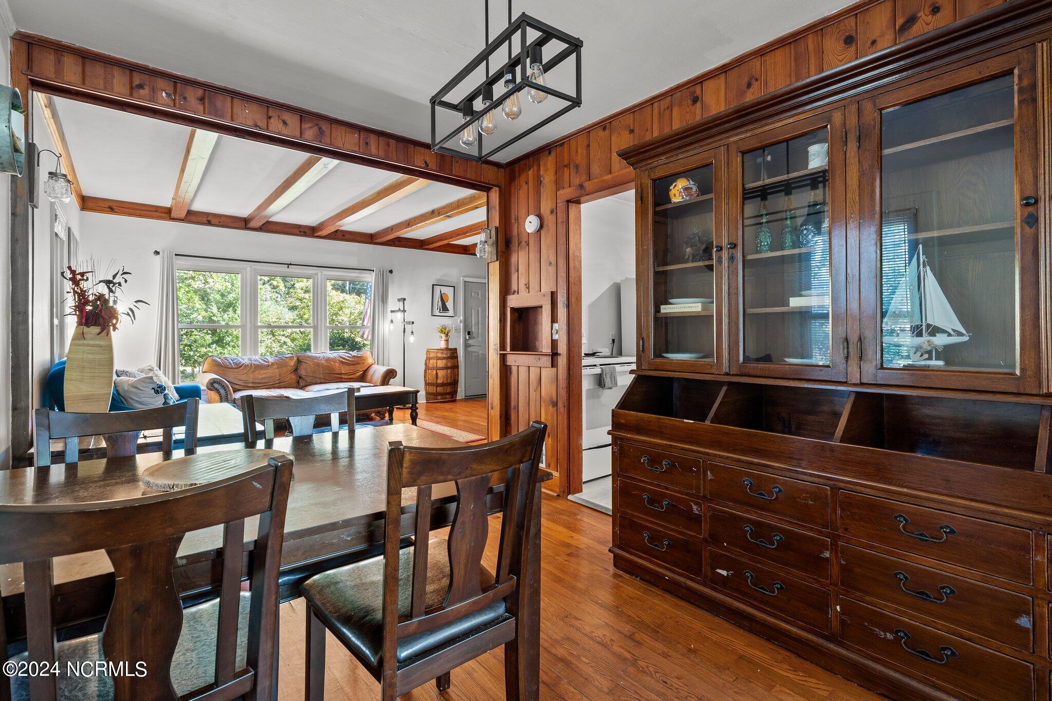 270 W Connecticut Avenue Property Photo 10