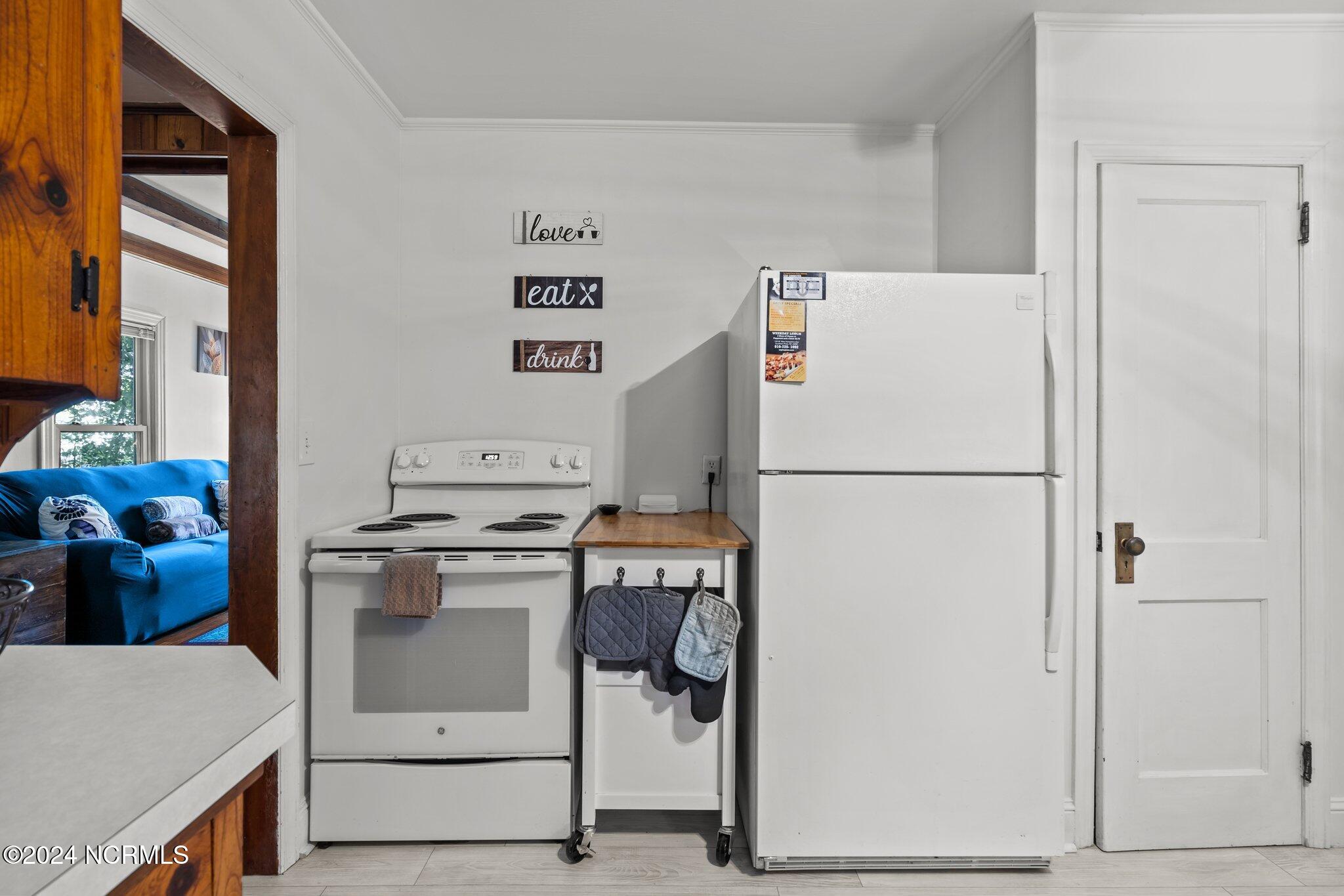 270 W Connecticut Avenue Property Photo 14