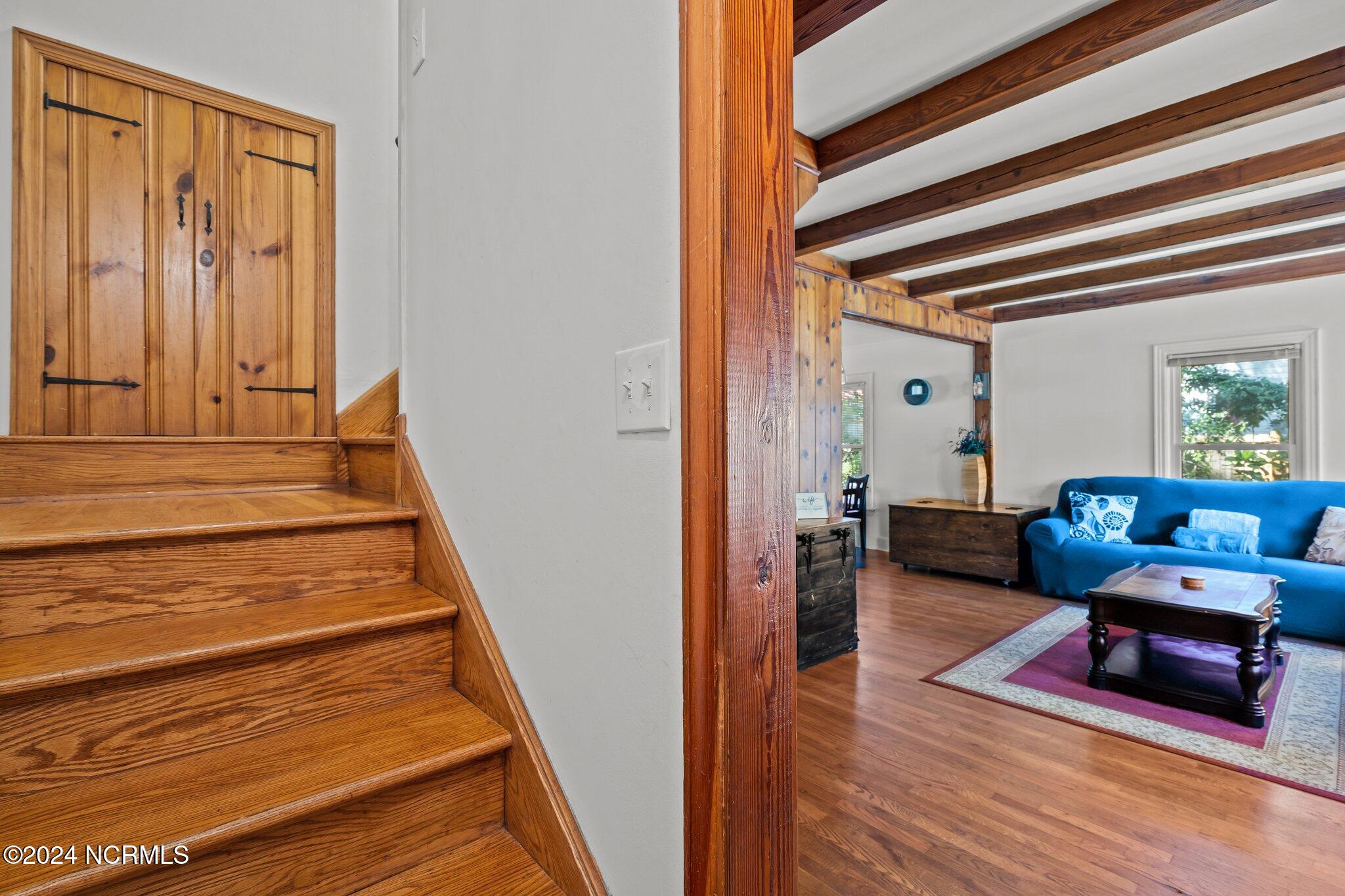 270 W Connecticut Avenue Property Photo 15