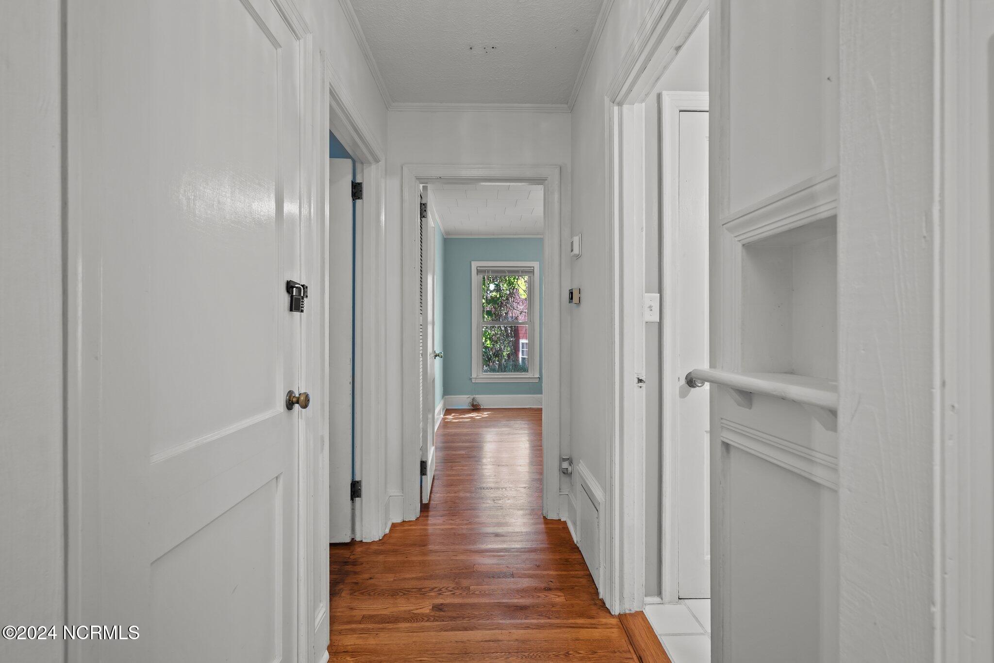 270 W Connecticut Avenue Property Photo 18