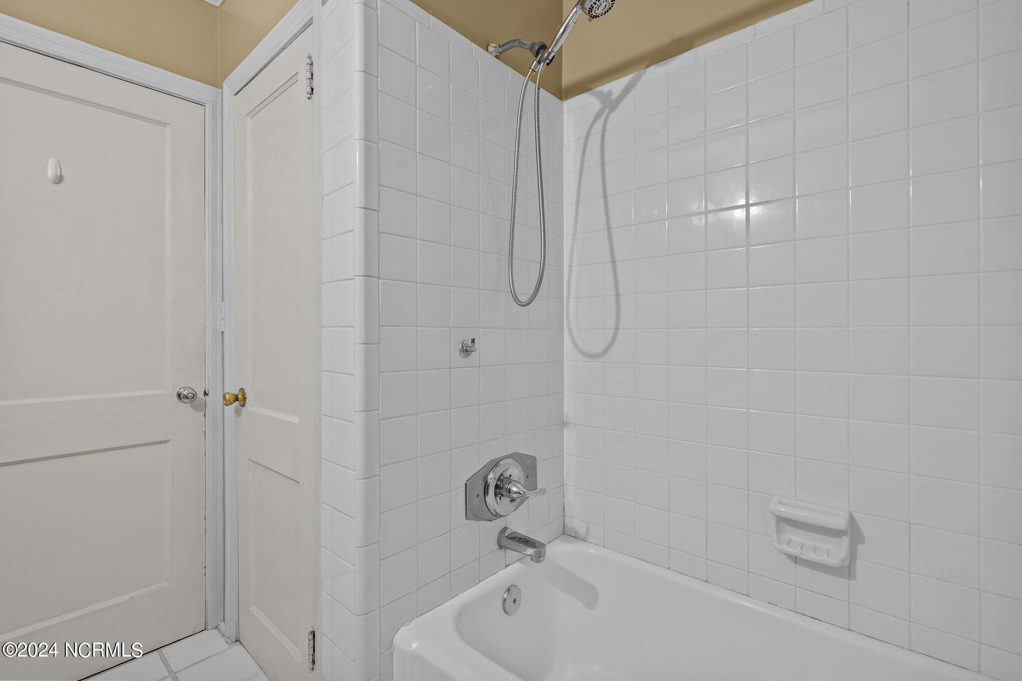 270 W Connecticut Avenue Property Photo 23