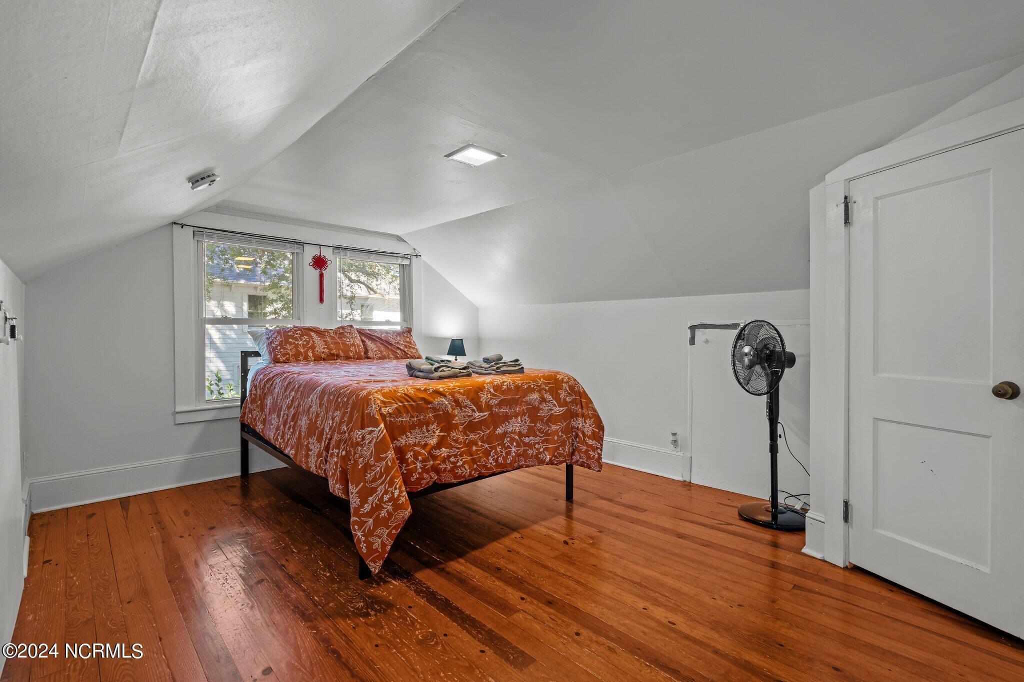 270 W Connecticut Avenue Property Photo 27