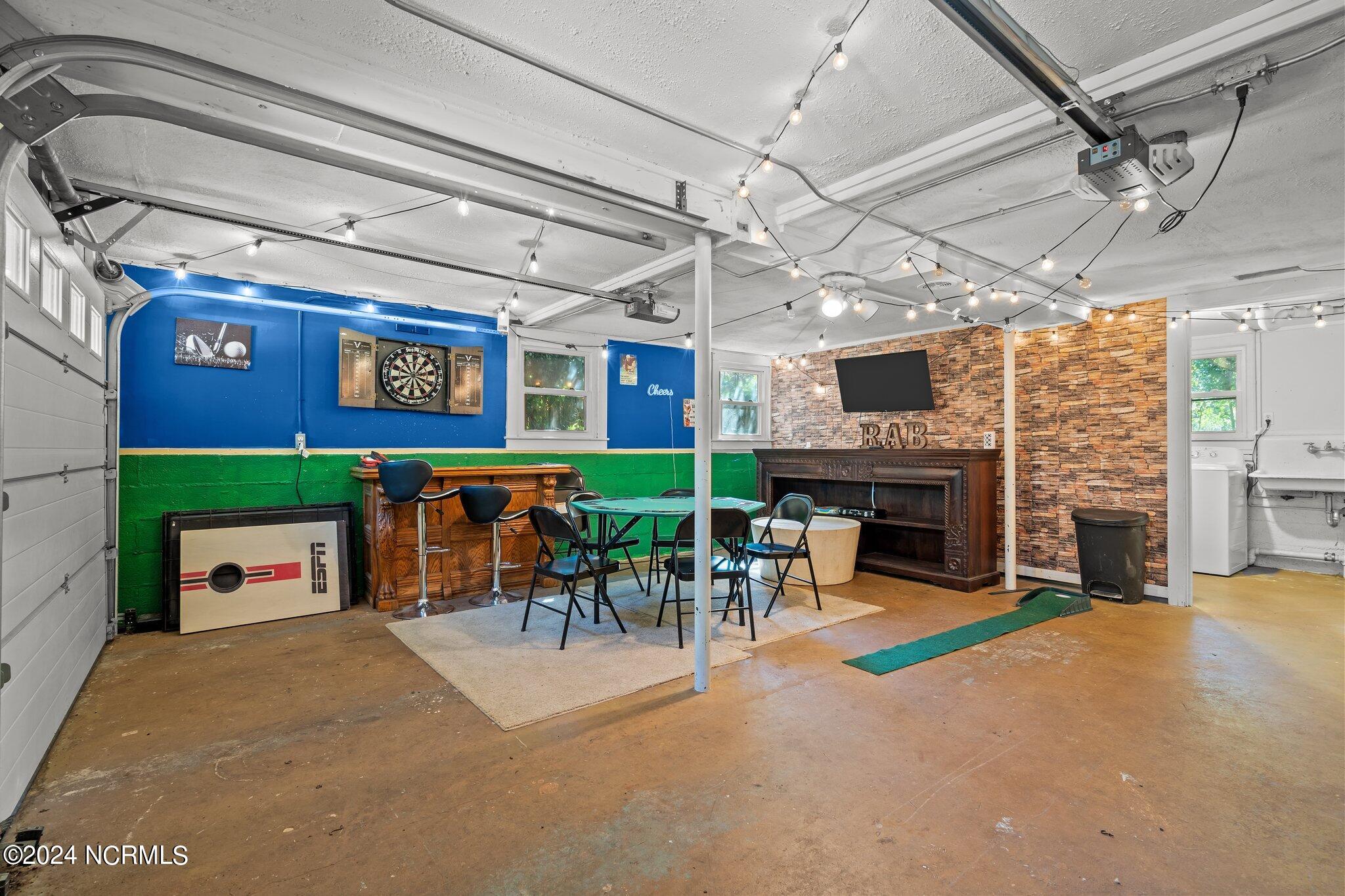 270 W Connecticut Avenue Property Photo 29