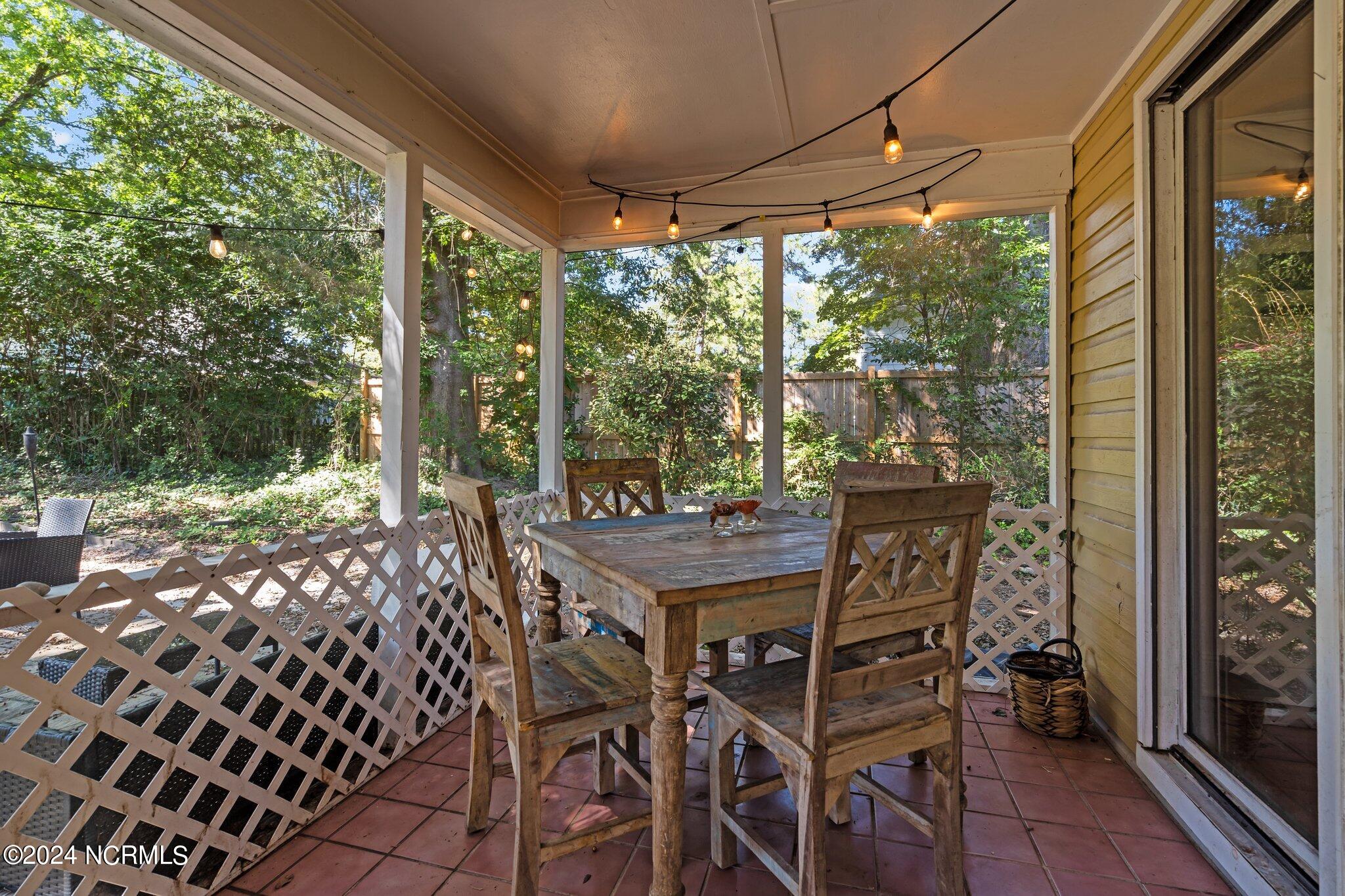 270 W Connecticut Avenue Property Photo 36
