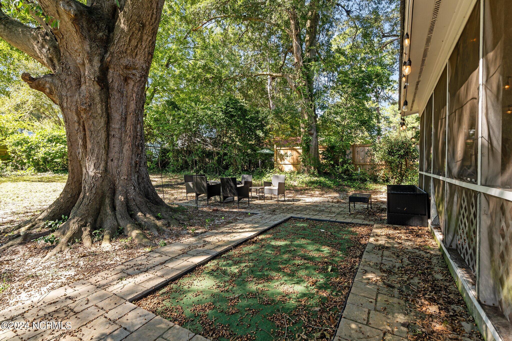 270 W Connecticut Avenue Property Photo 40