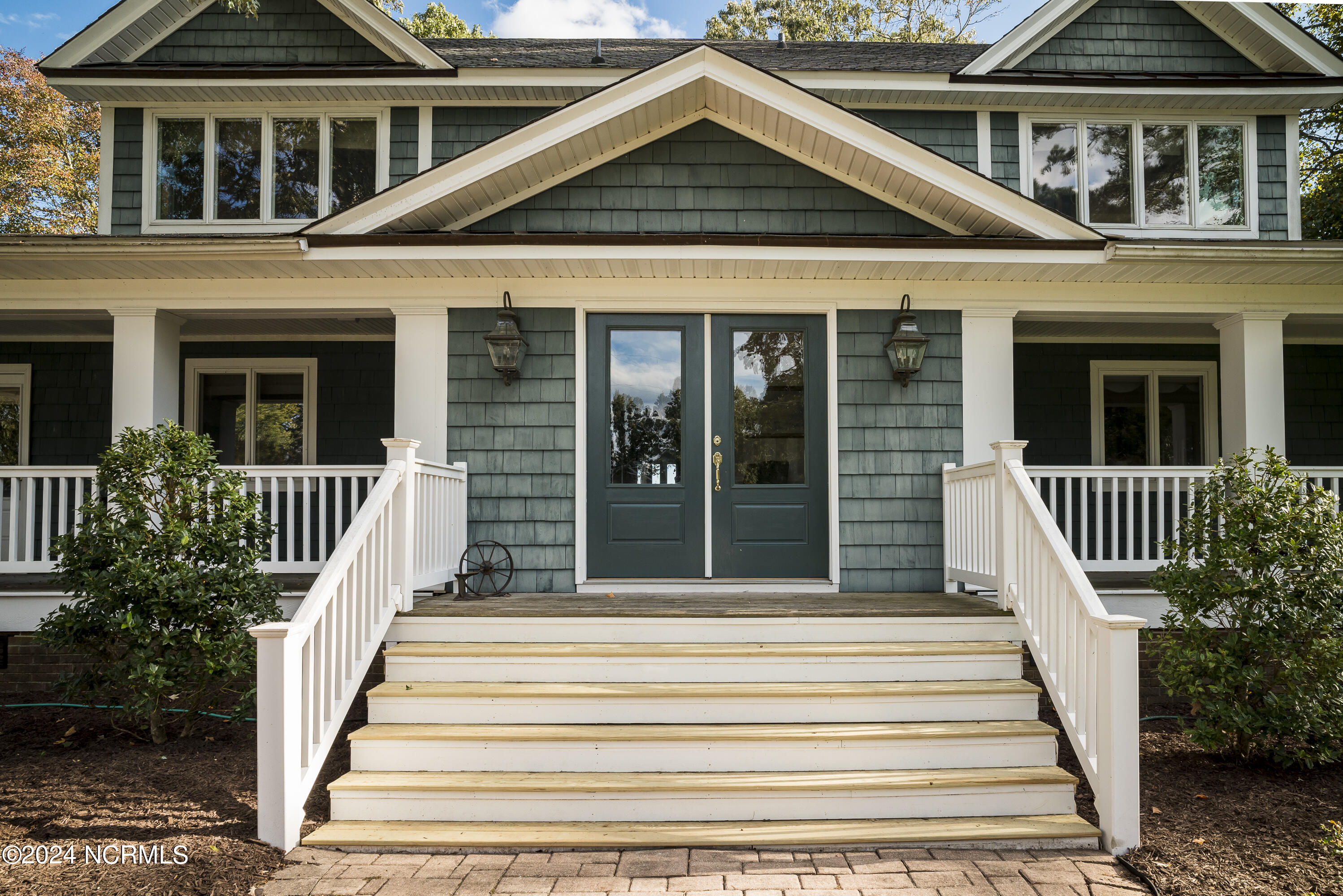 137 Nixons Beach Road Property Photo 3