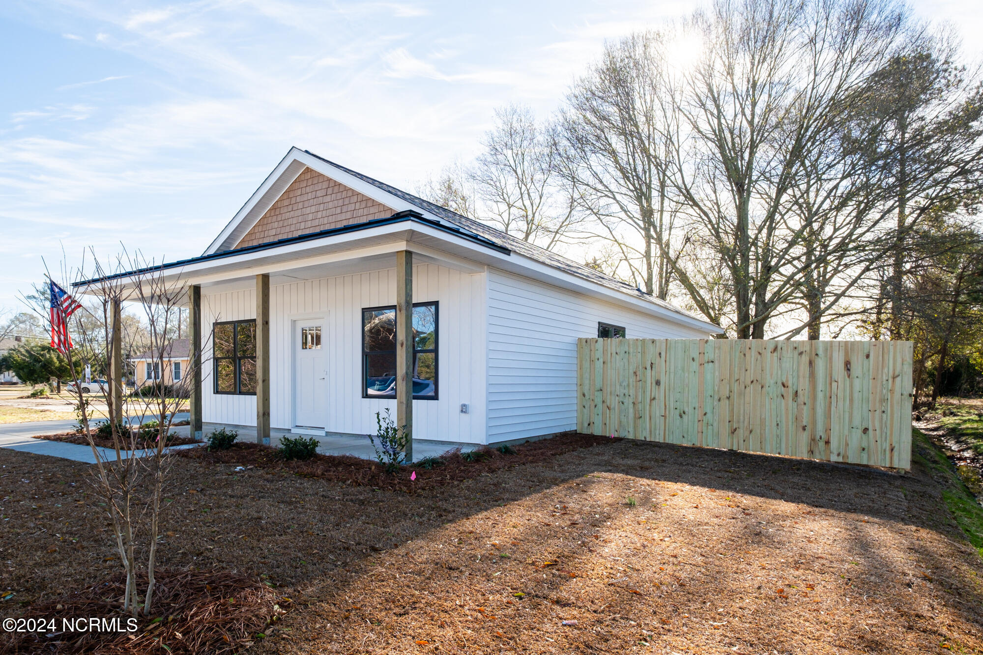 607 N Timberly Lane Property Photo 3