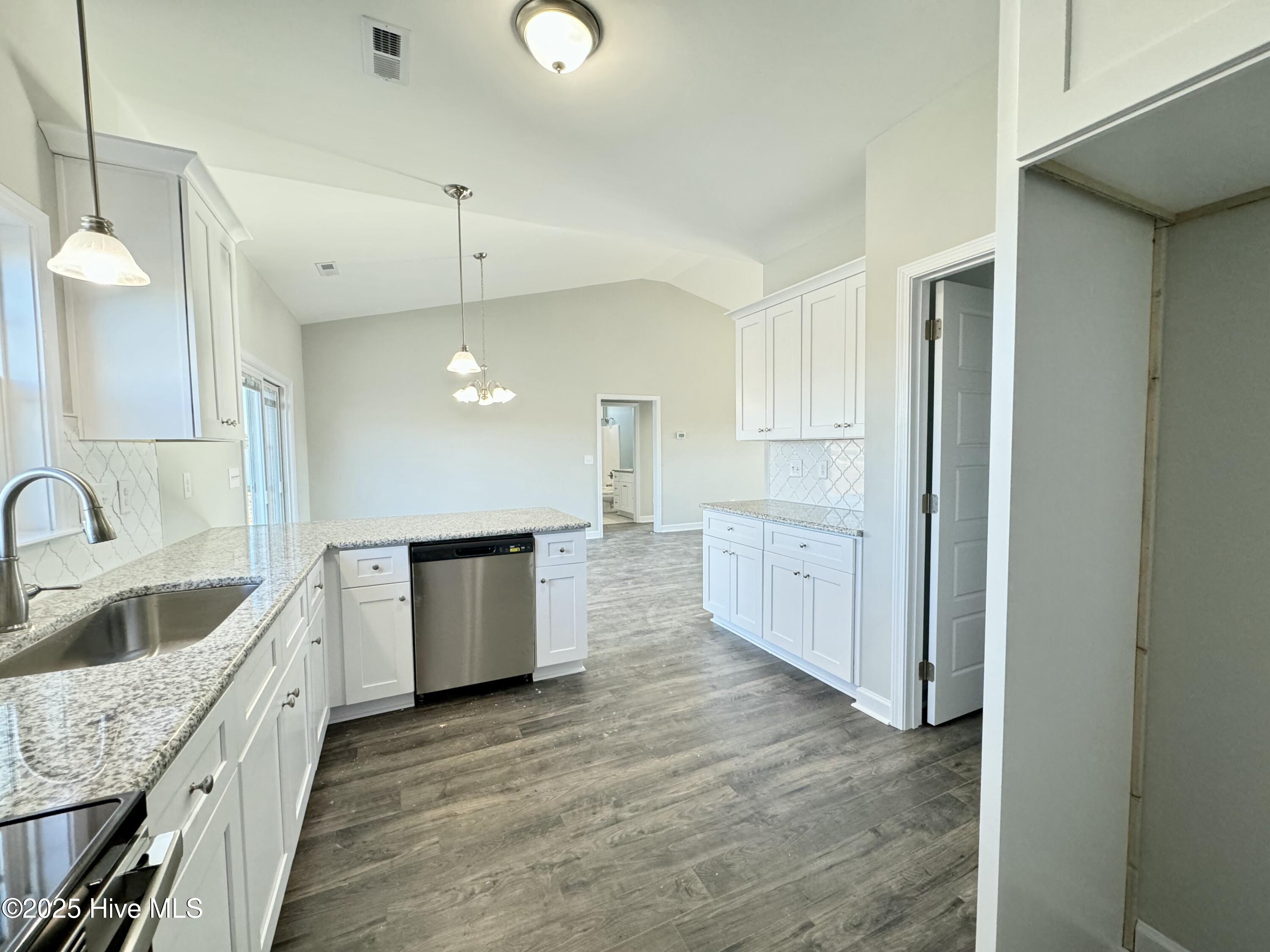210 Dunbar Hill Drive Property Photo 13