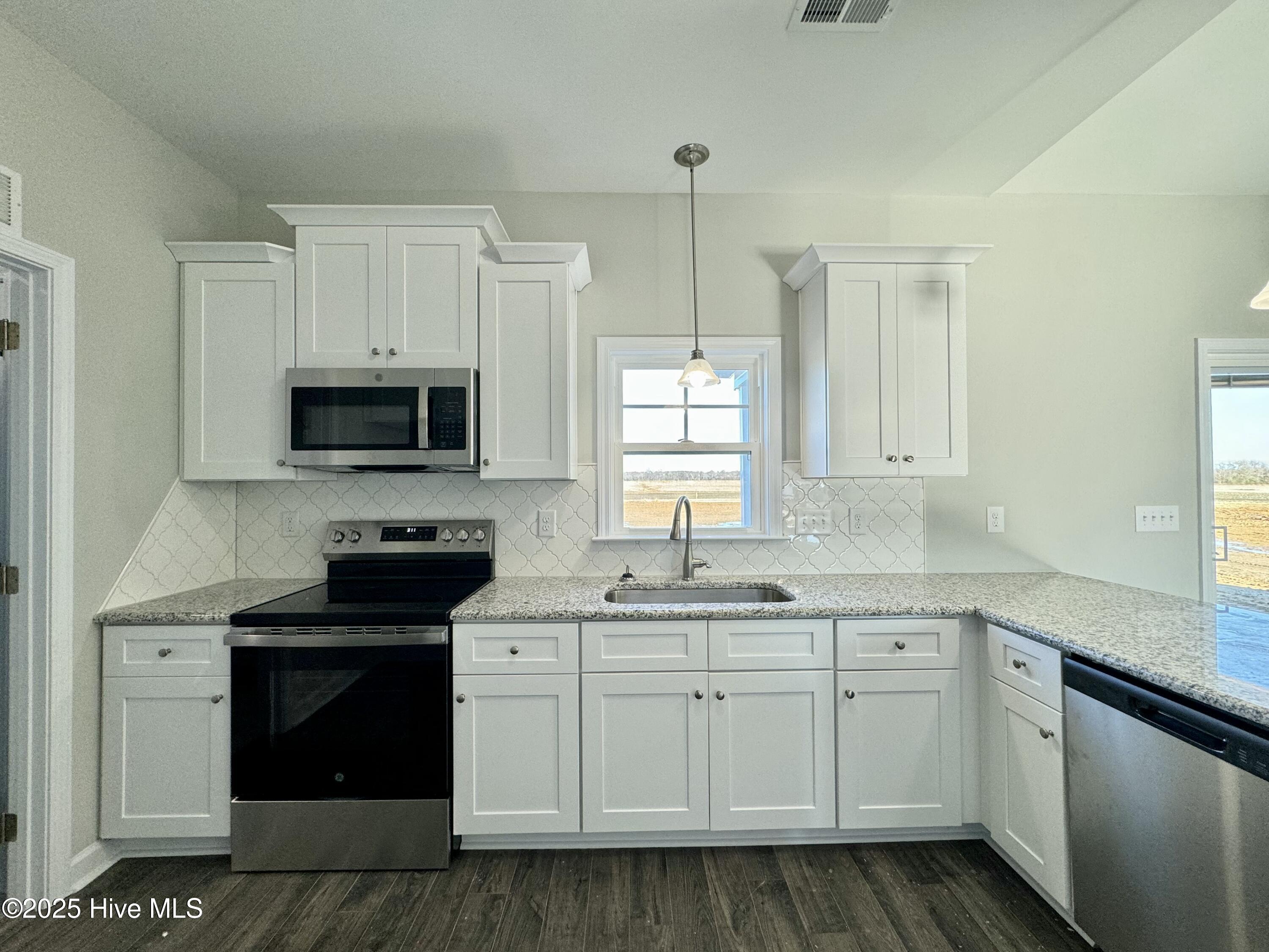 210 Dunbar Hill Drive Property Photo 14