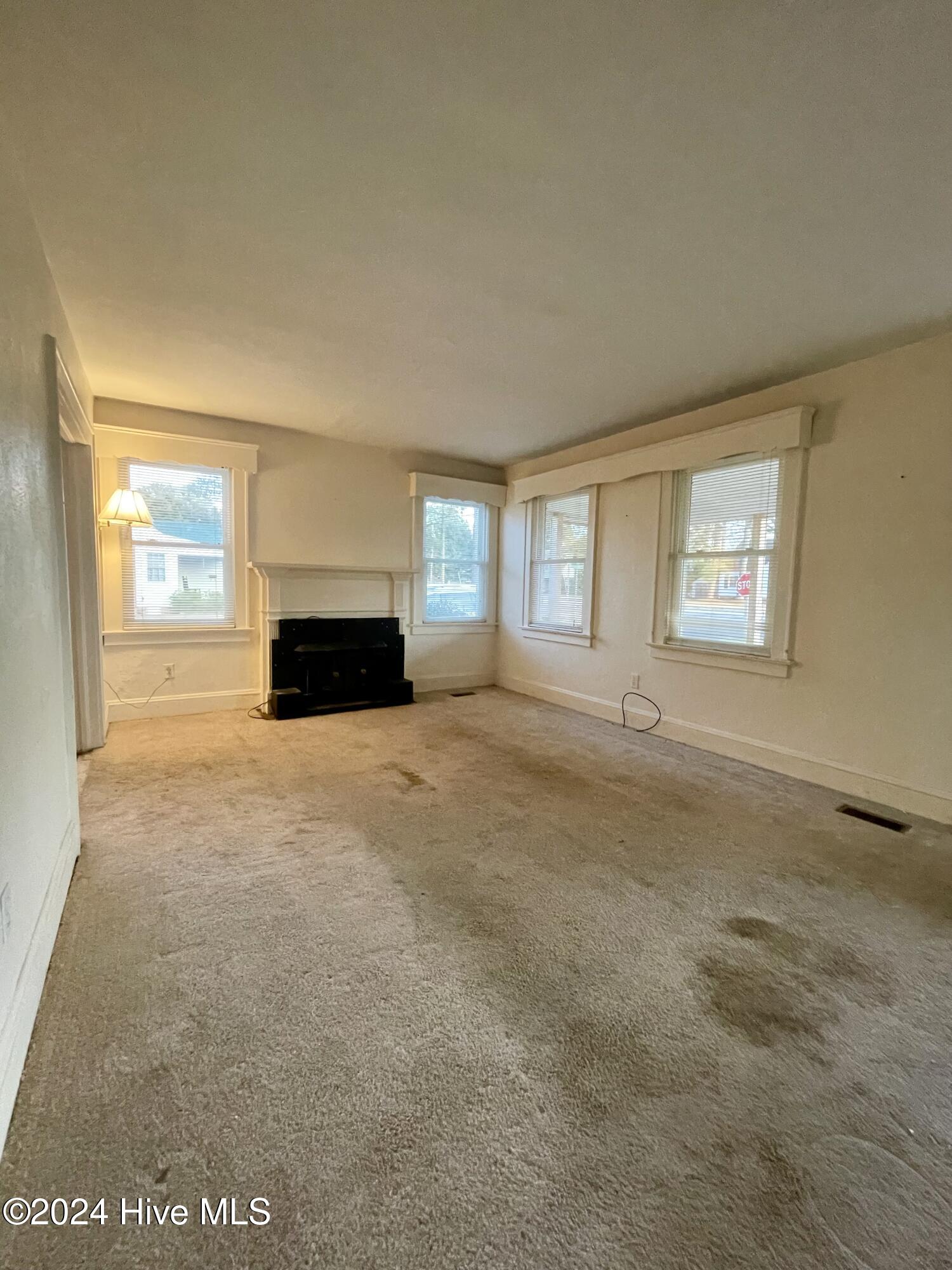 1300 W Main Street Property Photo 9