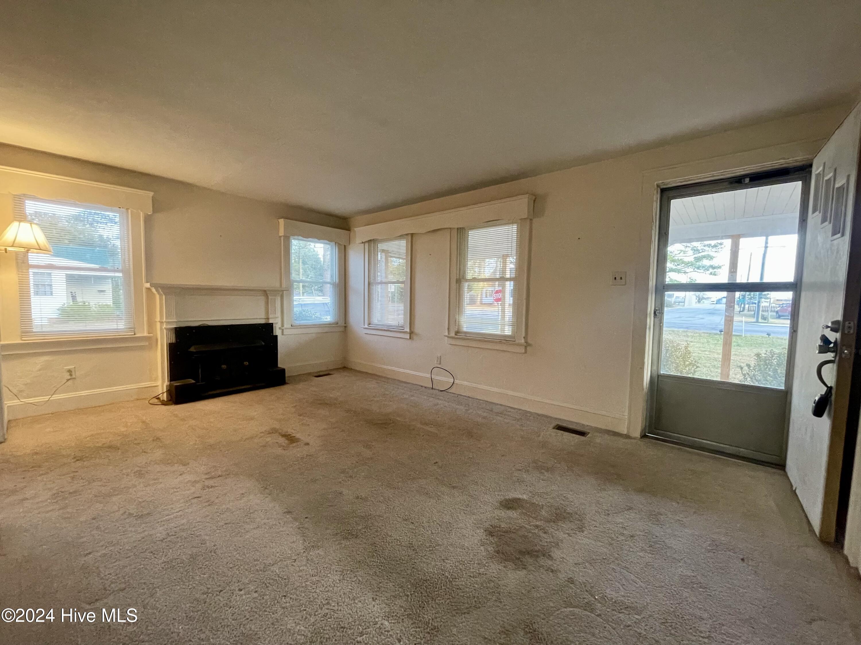 1300 W Main Street Property Photo 10