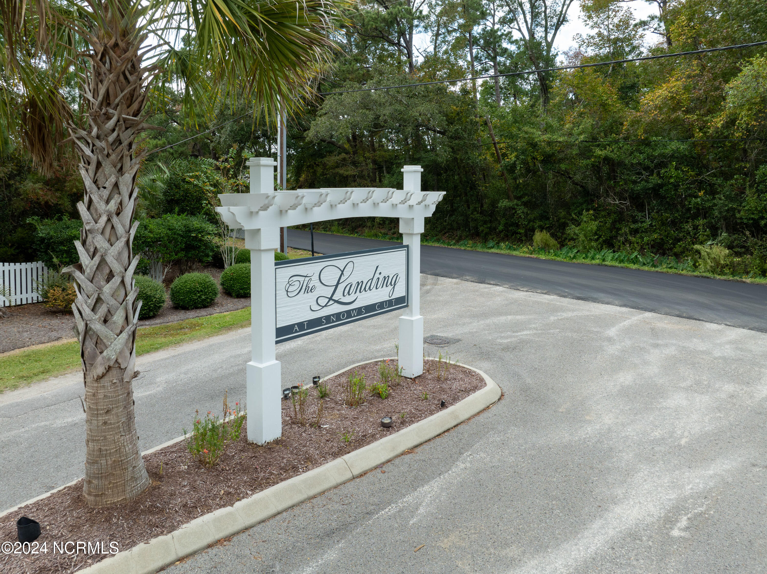 1021 Saltspray Lane Property Photo 6
