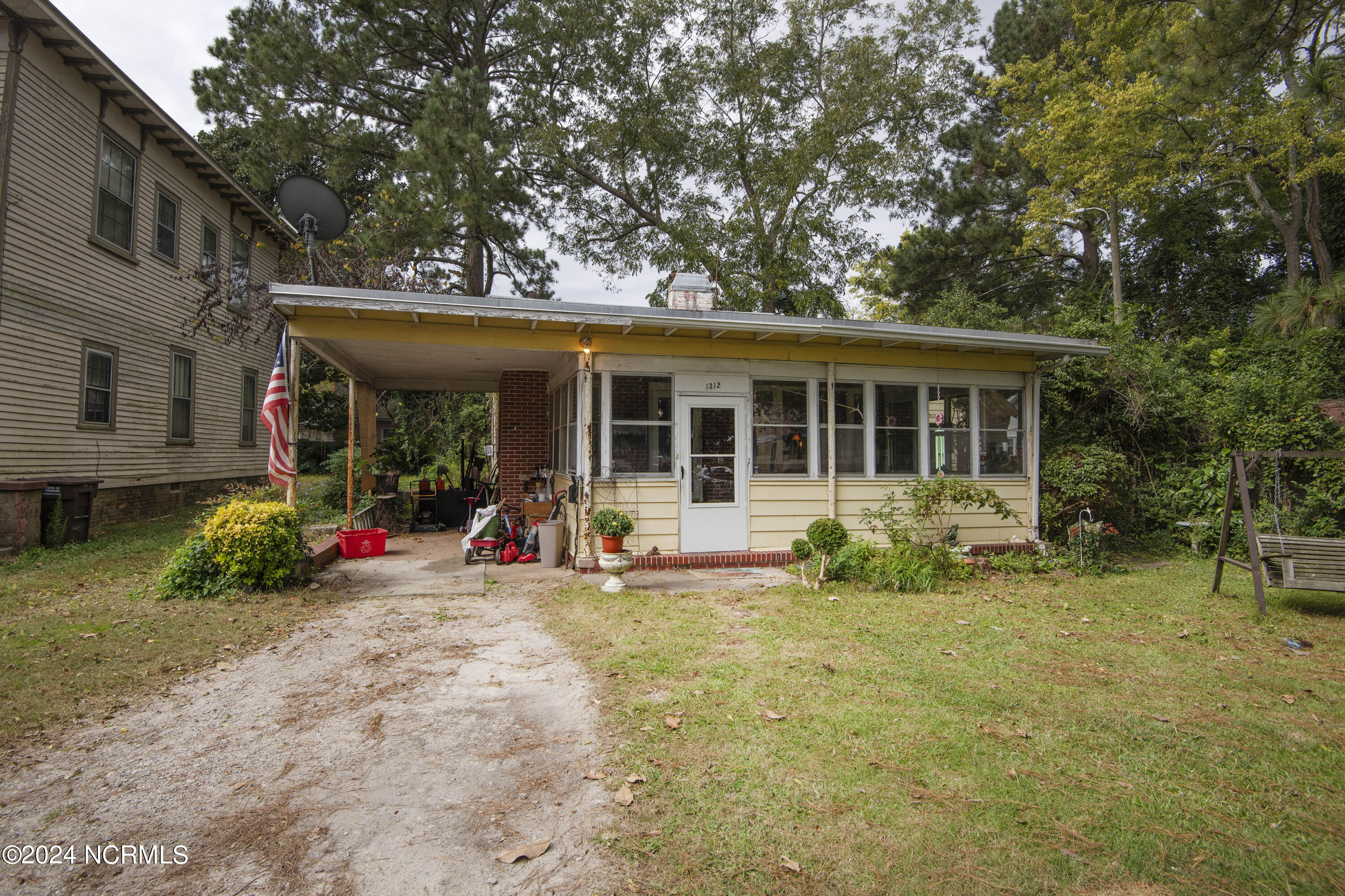 1312 Henderson Court Property Photo 1
