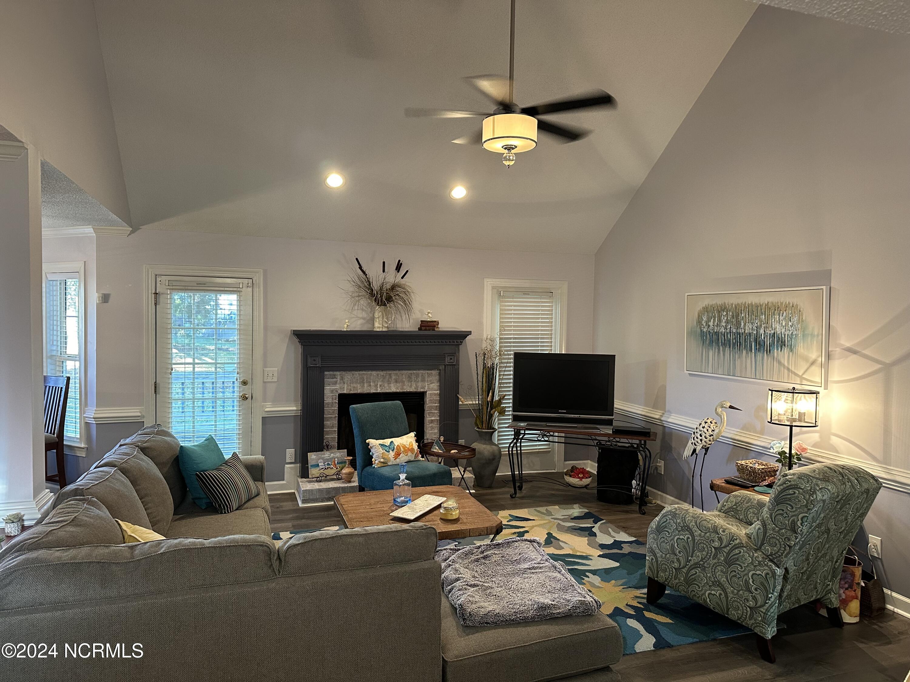 203 Lane Tree Drive Property Photo 3