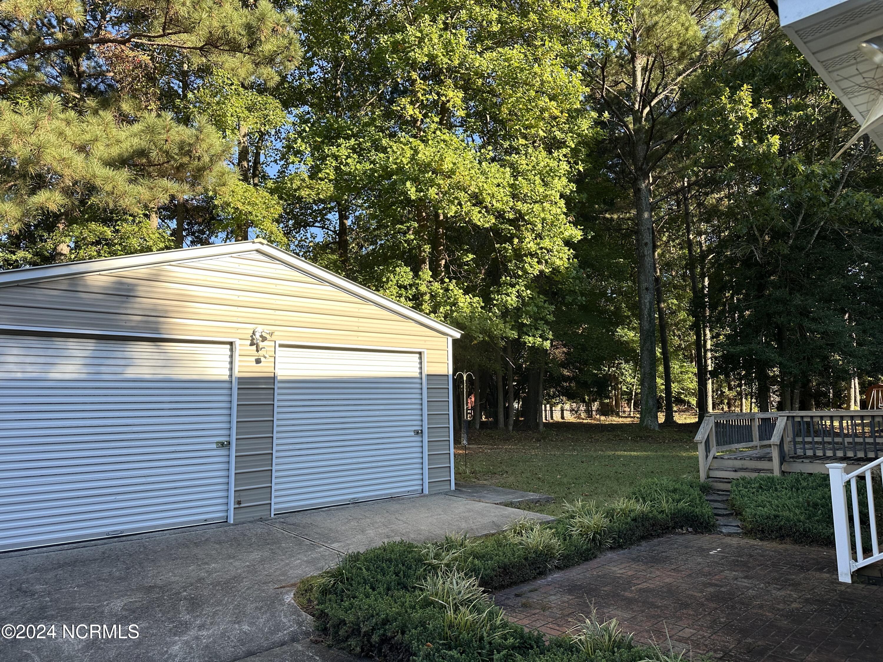 203 Lane Tree Drive Property Photo 7