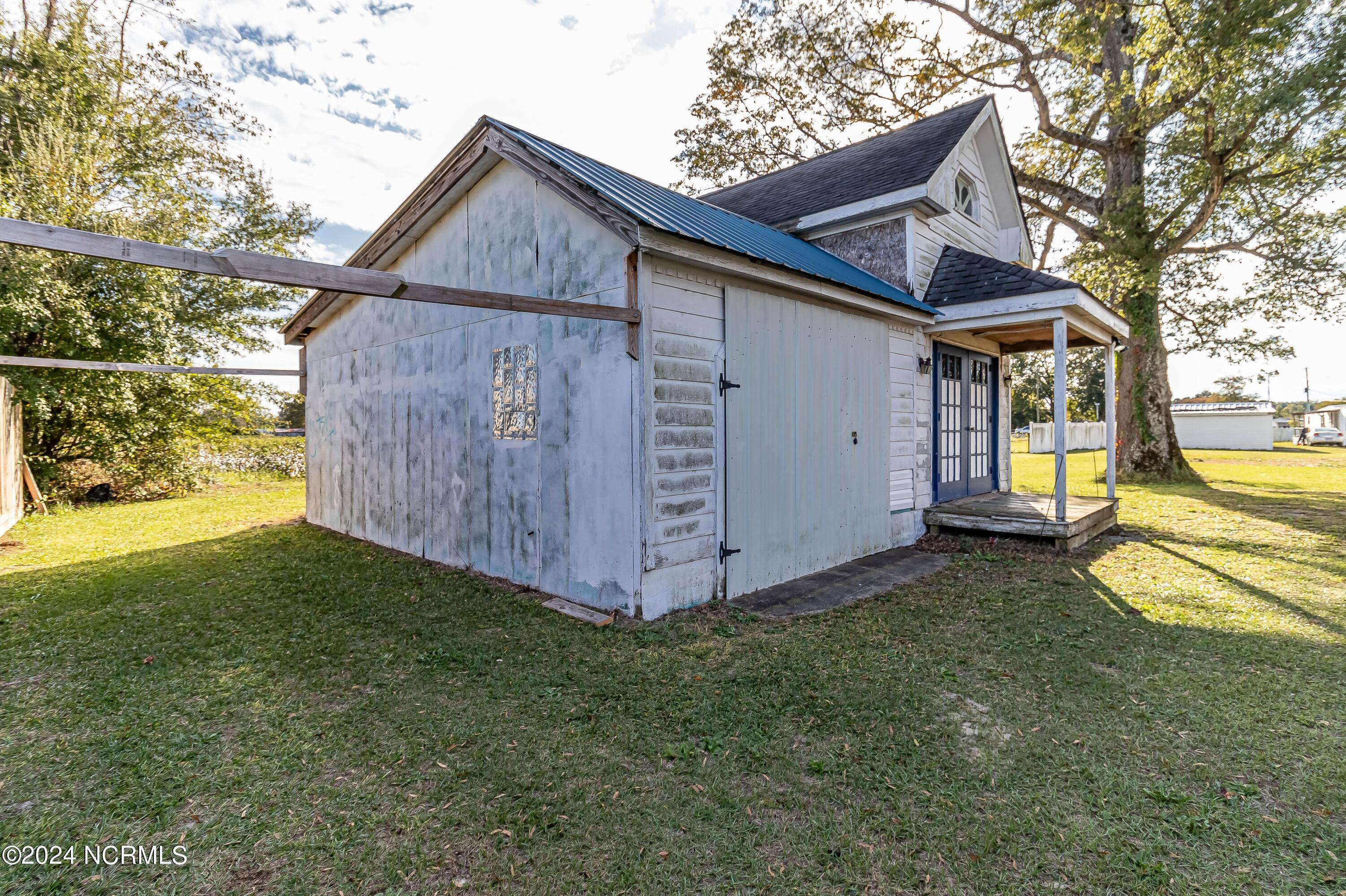 1594 Indian Springs Road Property Photo 3