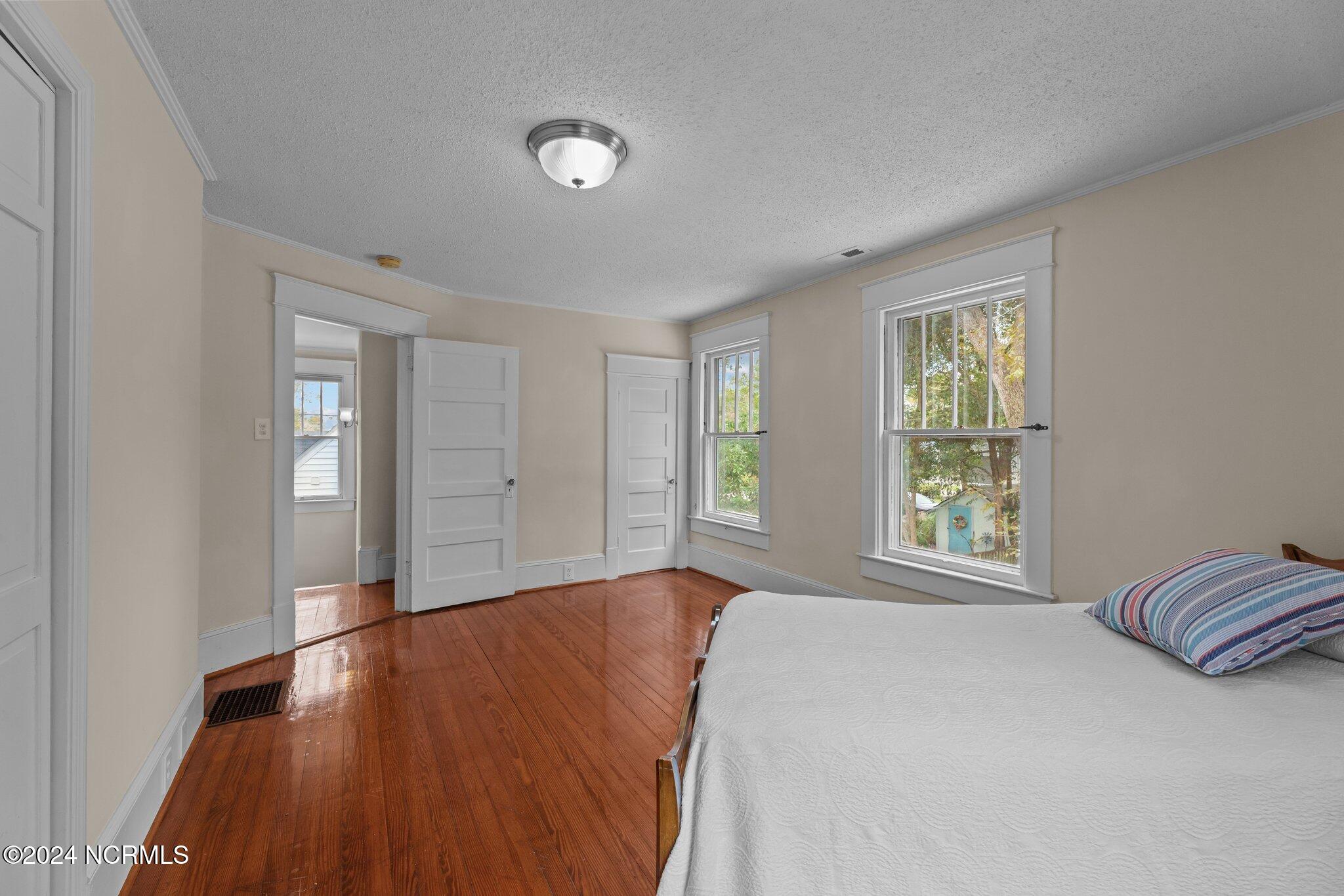403 Avenue D Property Photo 20