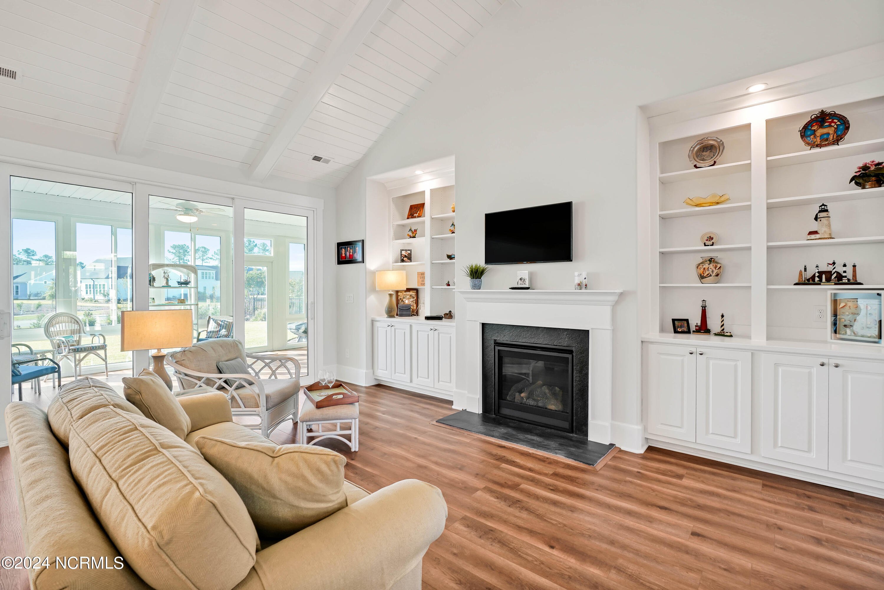 8633 Piney Hollow Court Property Photo 7