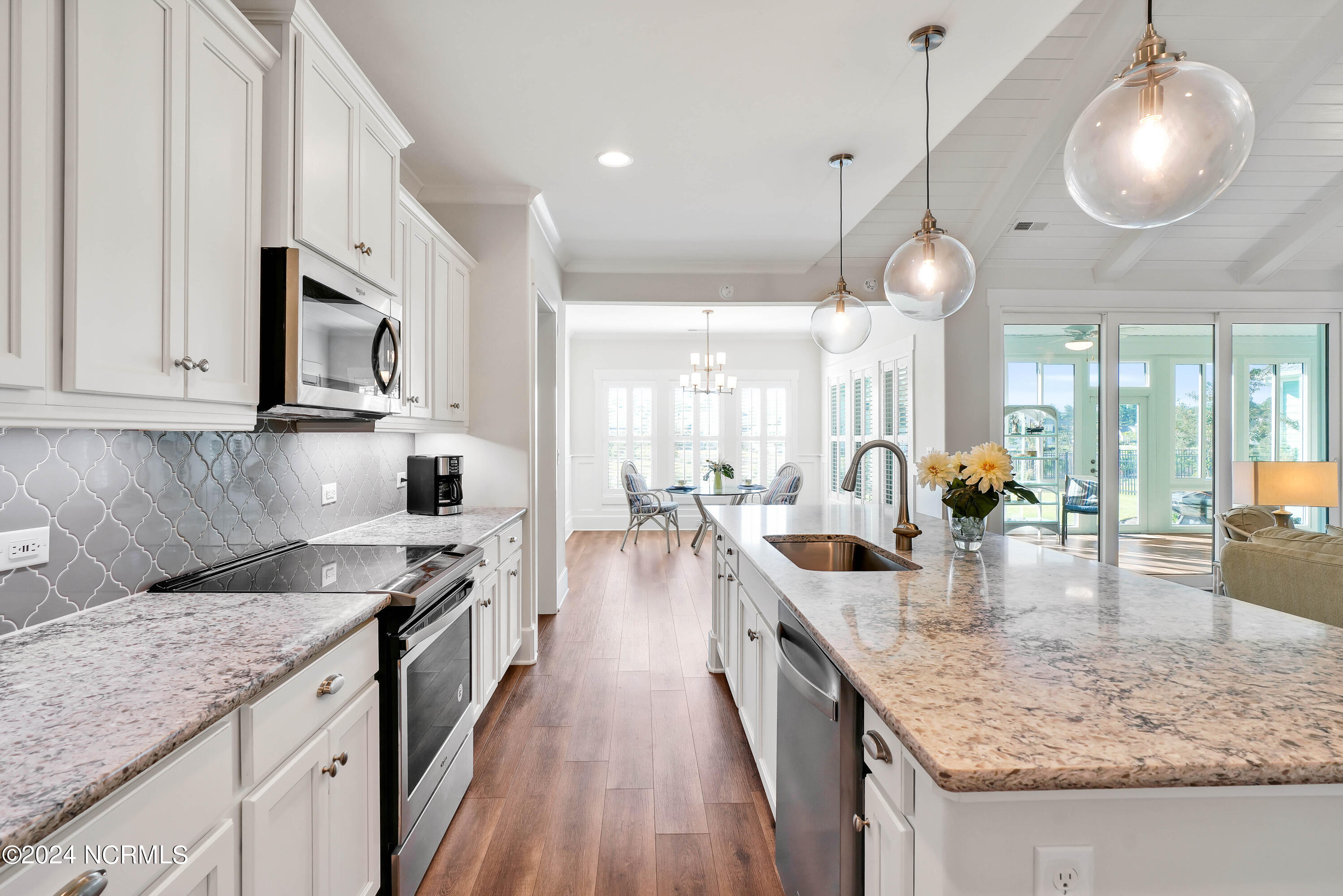 8633 Piney Hollow Court Property Photo 13