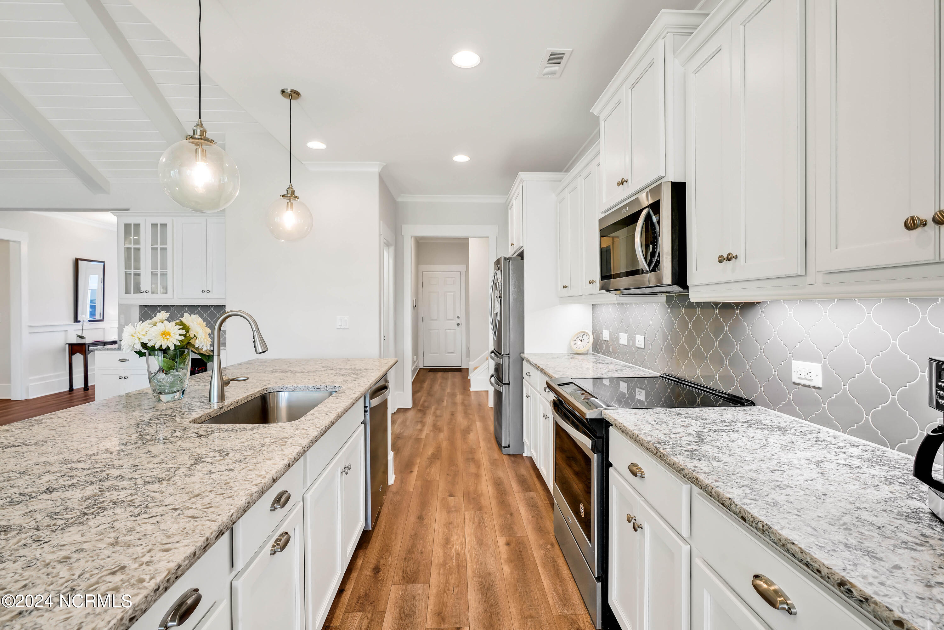 8633 Piney Hollow Court Property Photo 14
