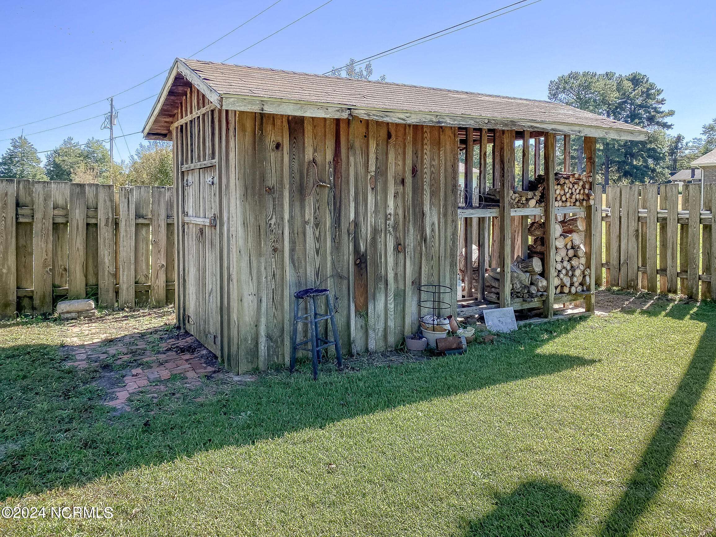 111 Ida Street Property Photo 24