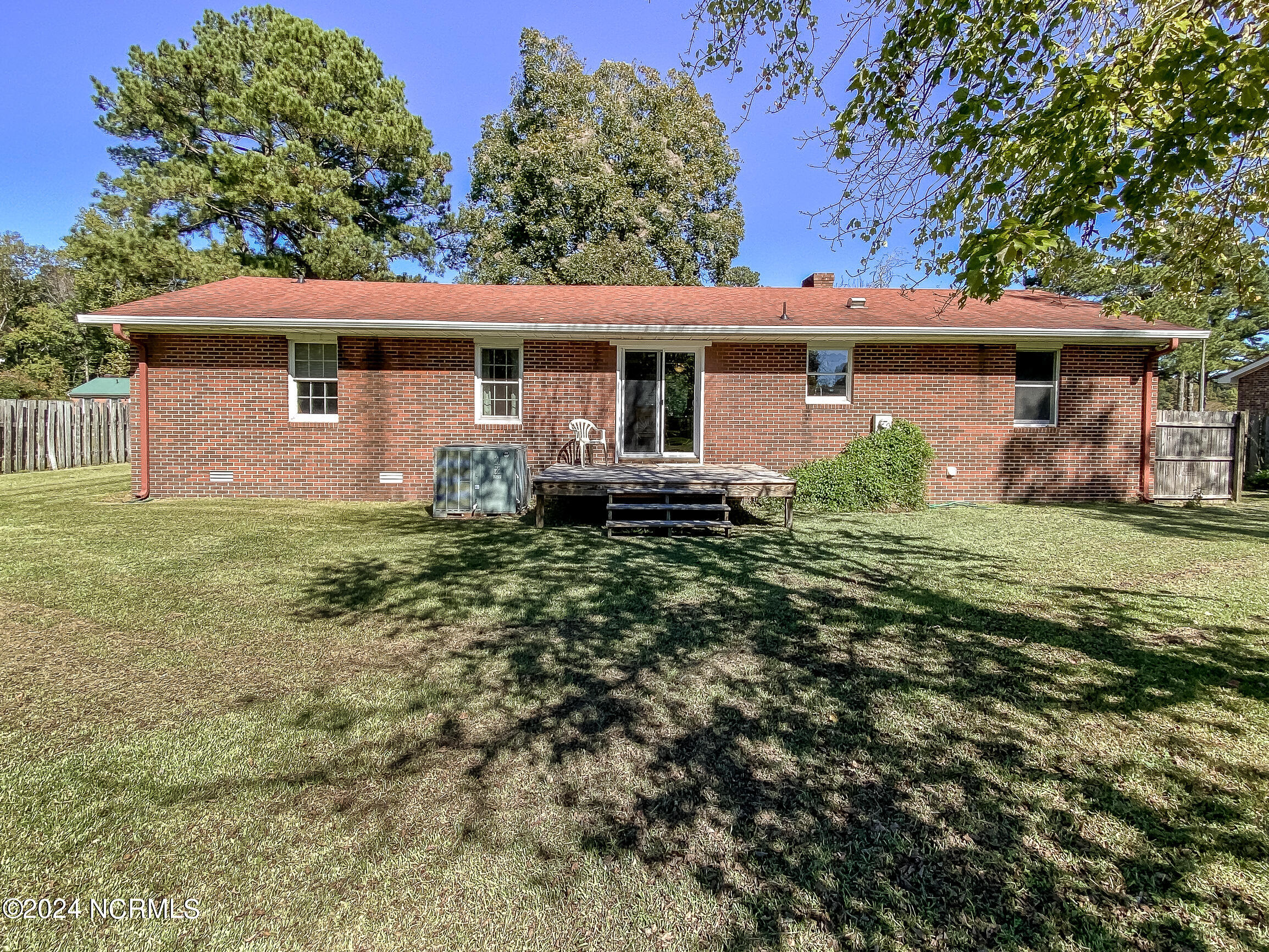 111 Ida Street Property Photo 26