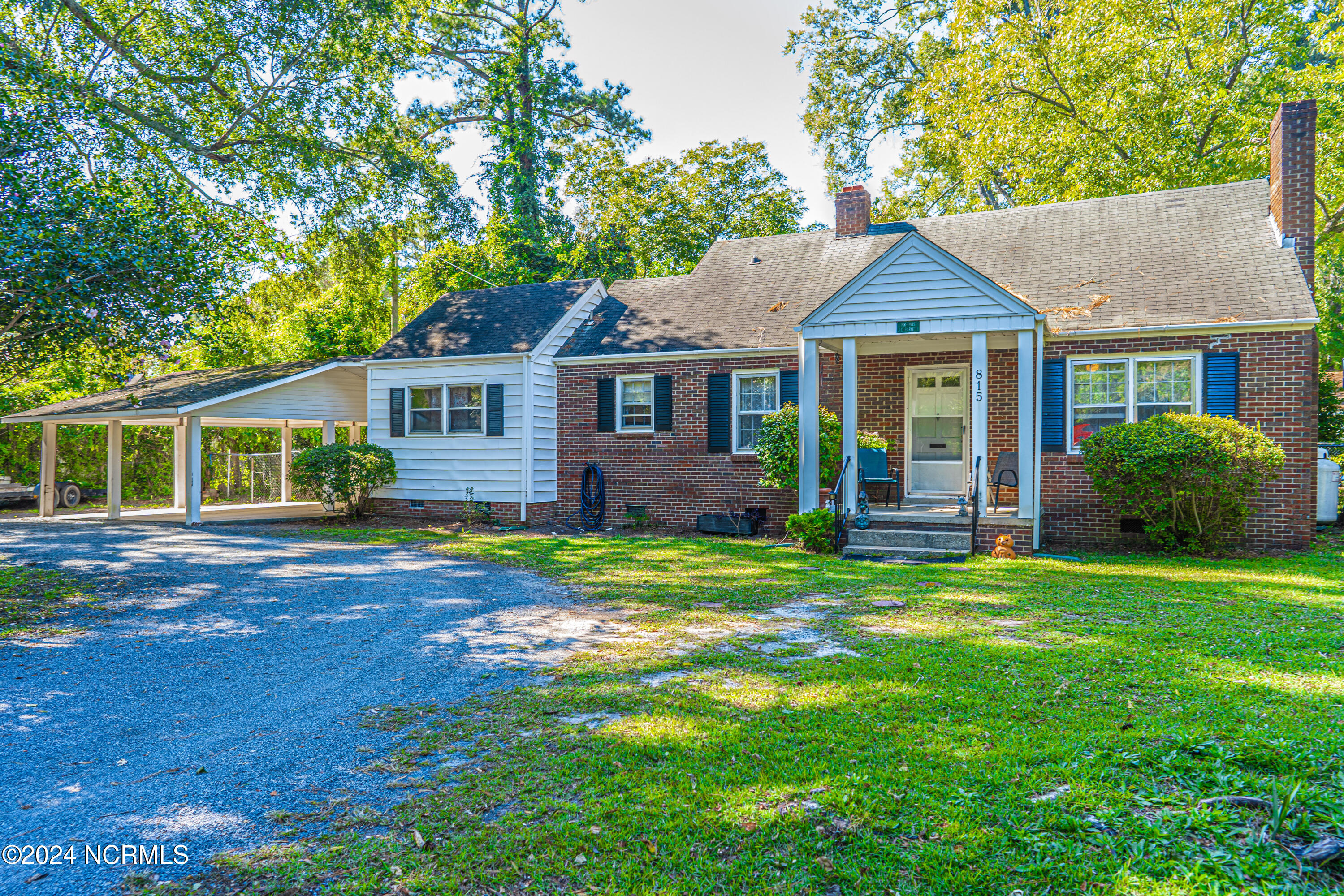 815 Sunset Drive Property Photo 3