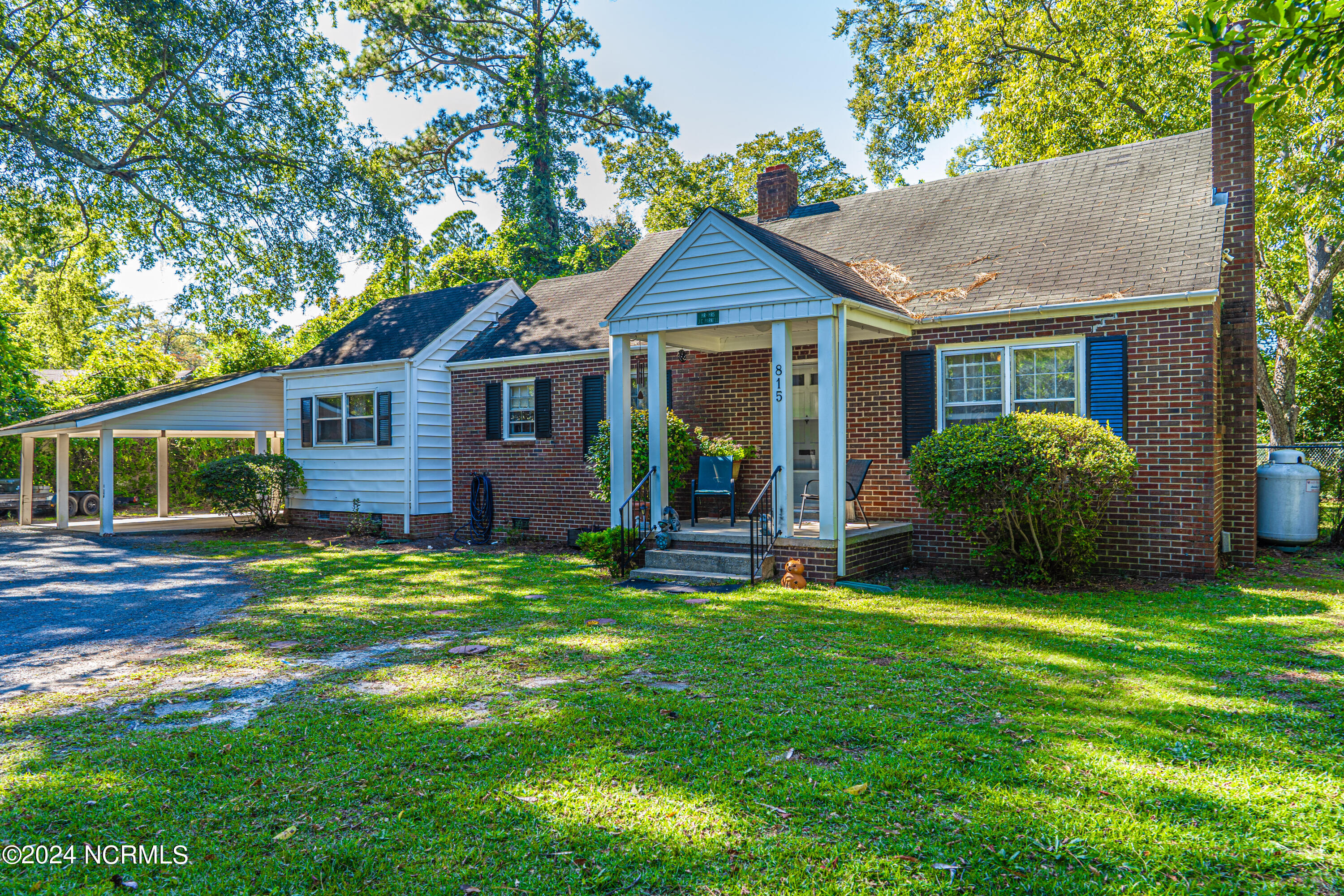 815 Sunset Drive Property Photo 4