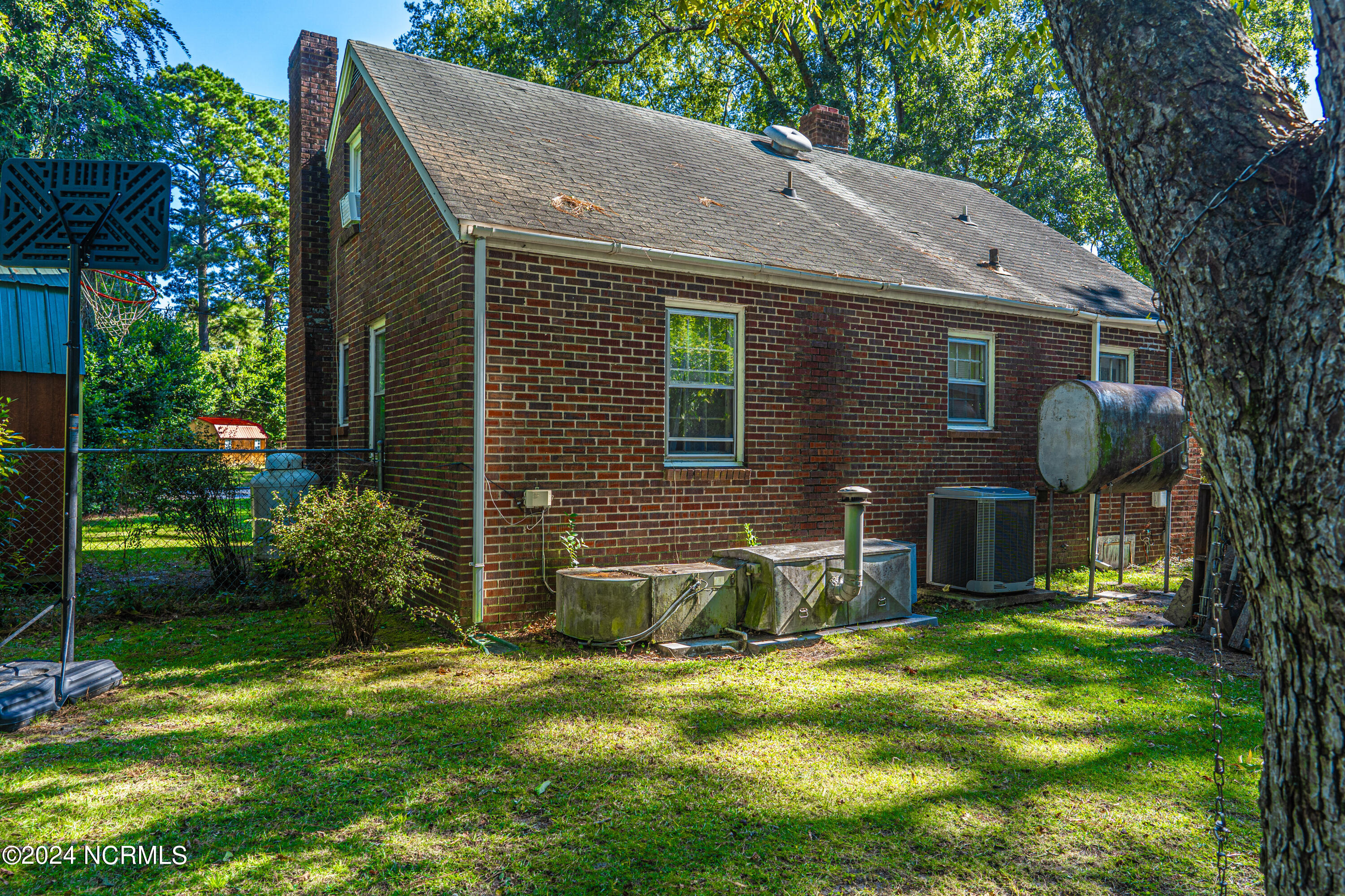 815 Sunset Drive Property Photo 7