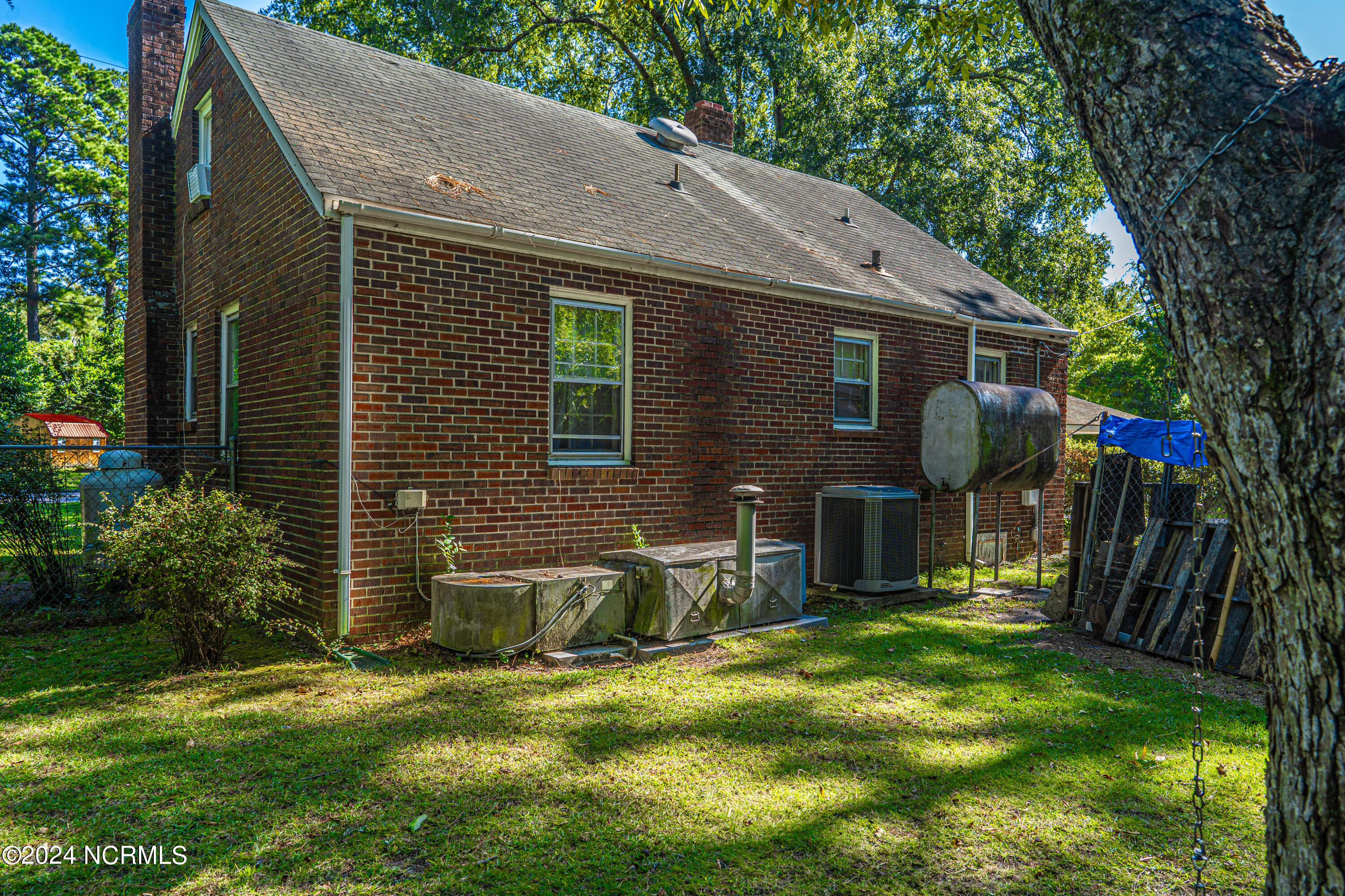 815 Sunset Drive Property Photo 8