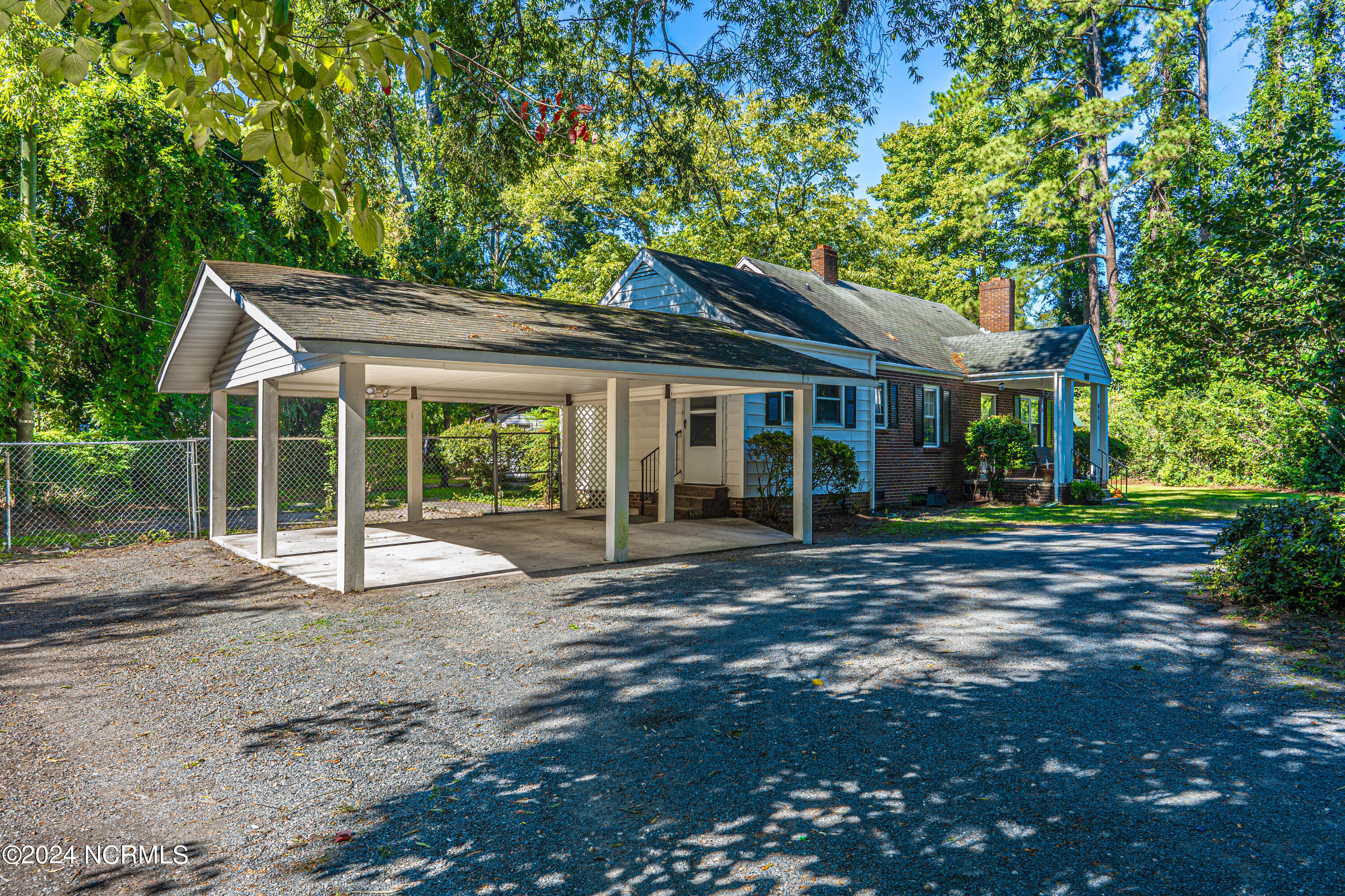 815 Sunset Drive Property Photo 10