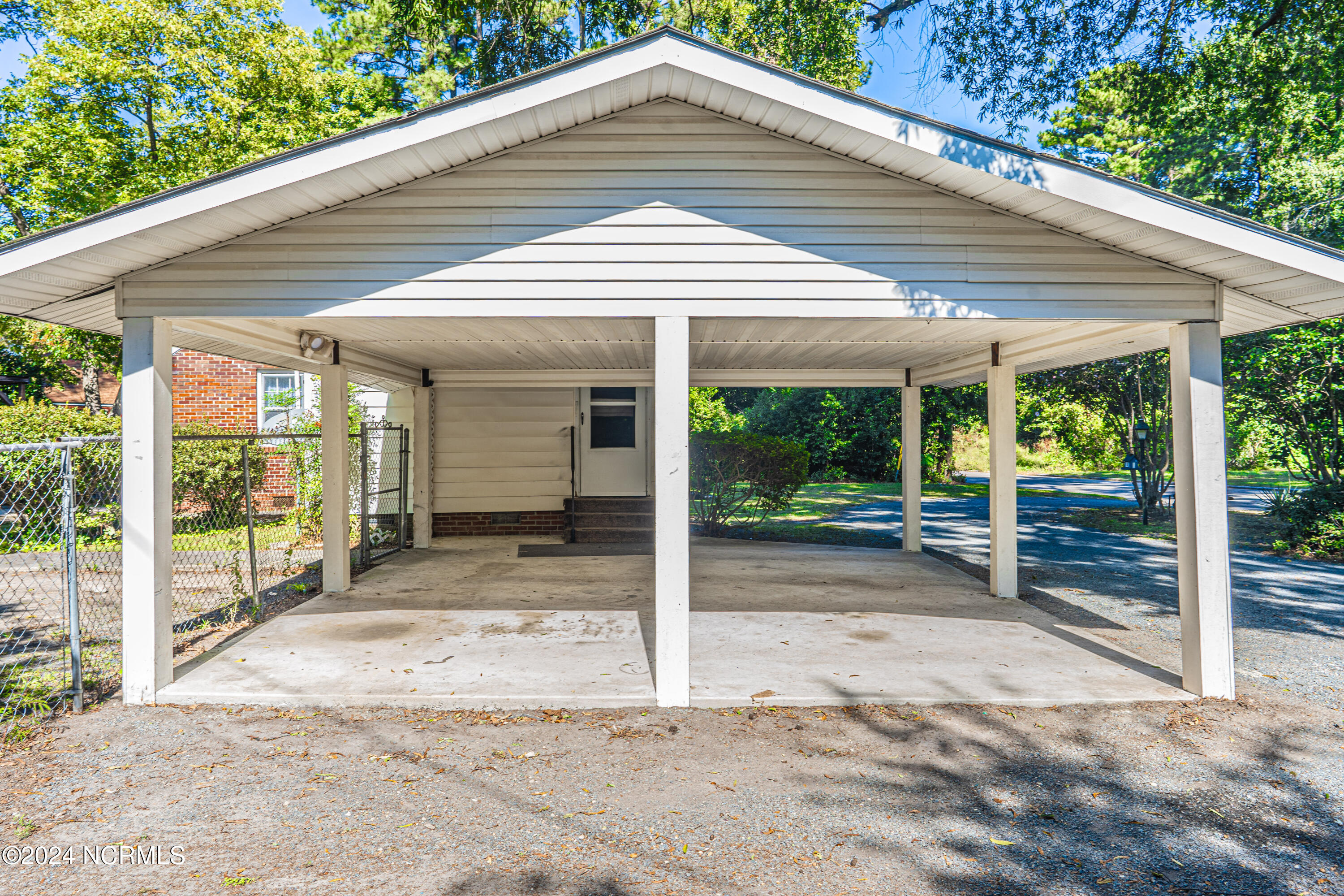 815 Sunset Drive Property Photo 12