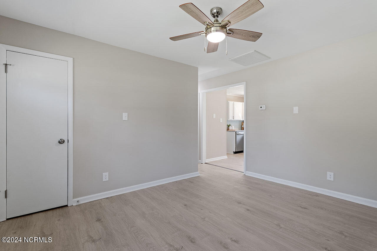 609 E Cockrell Street Property Photo 4