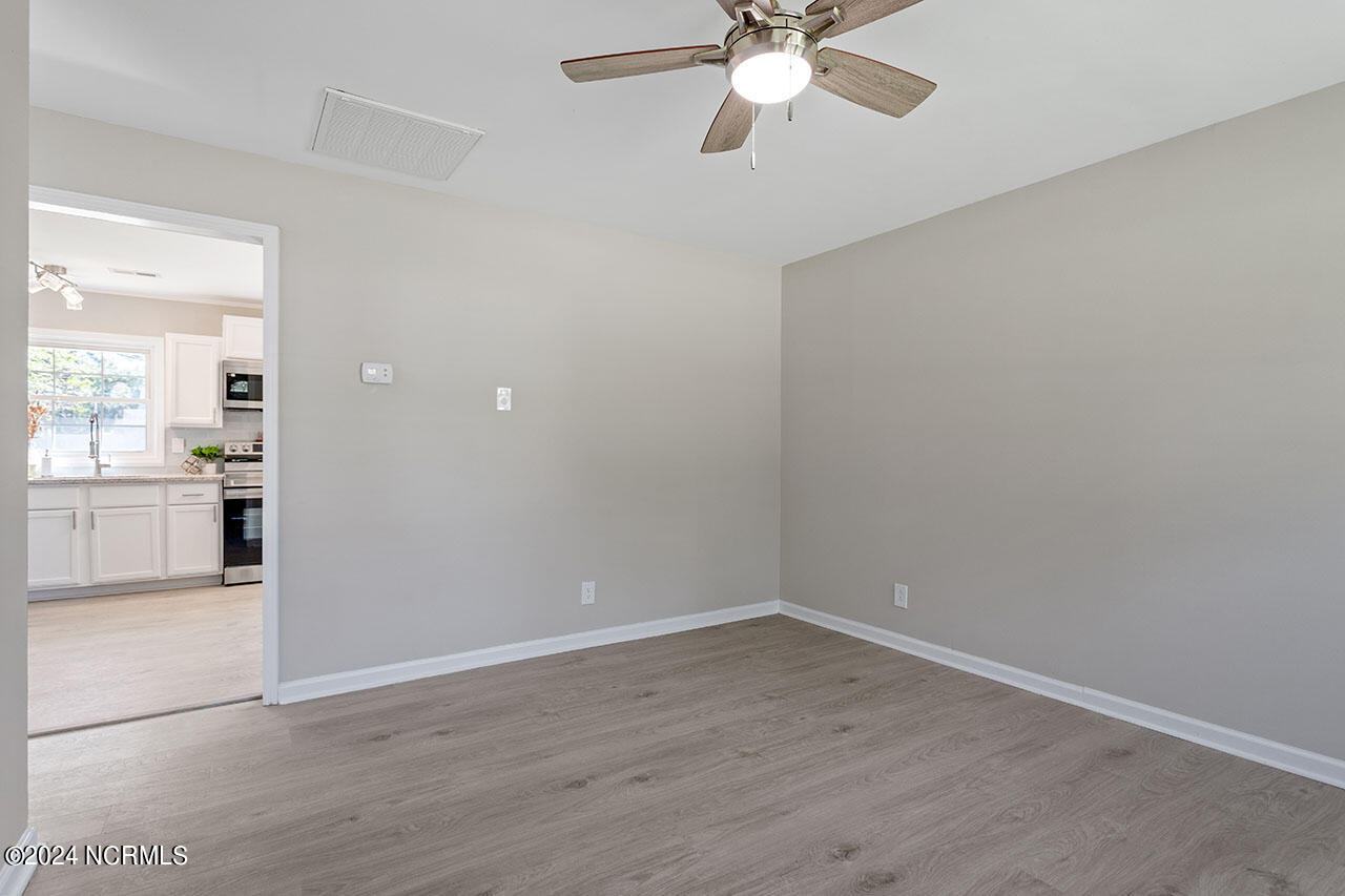 609 E Cockrell Street Property Photo 5