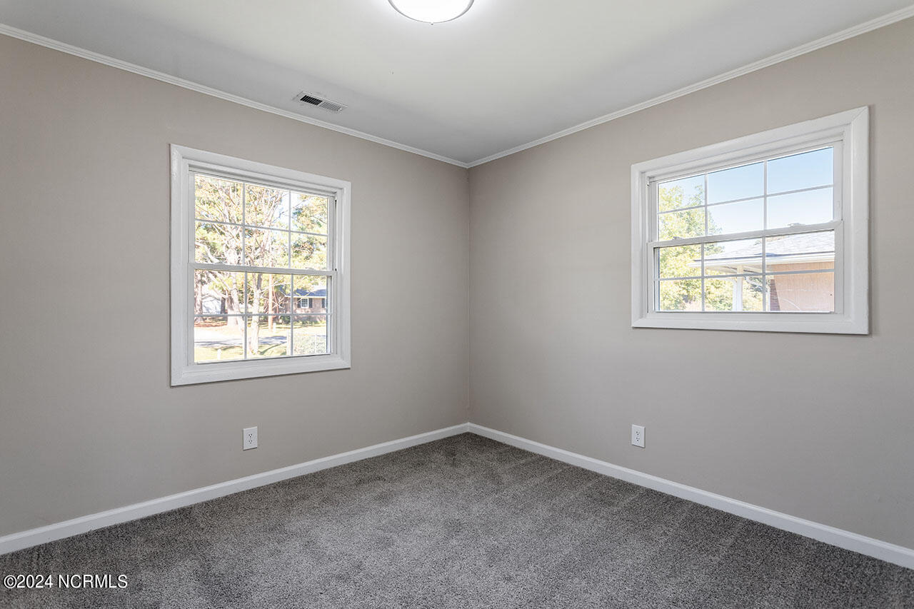 609 E Cockrell Street Property Photo 17