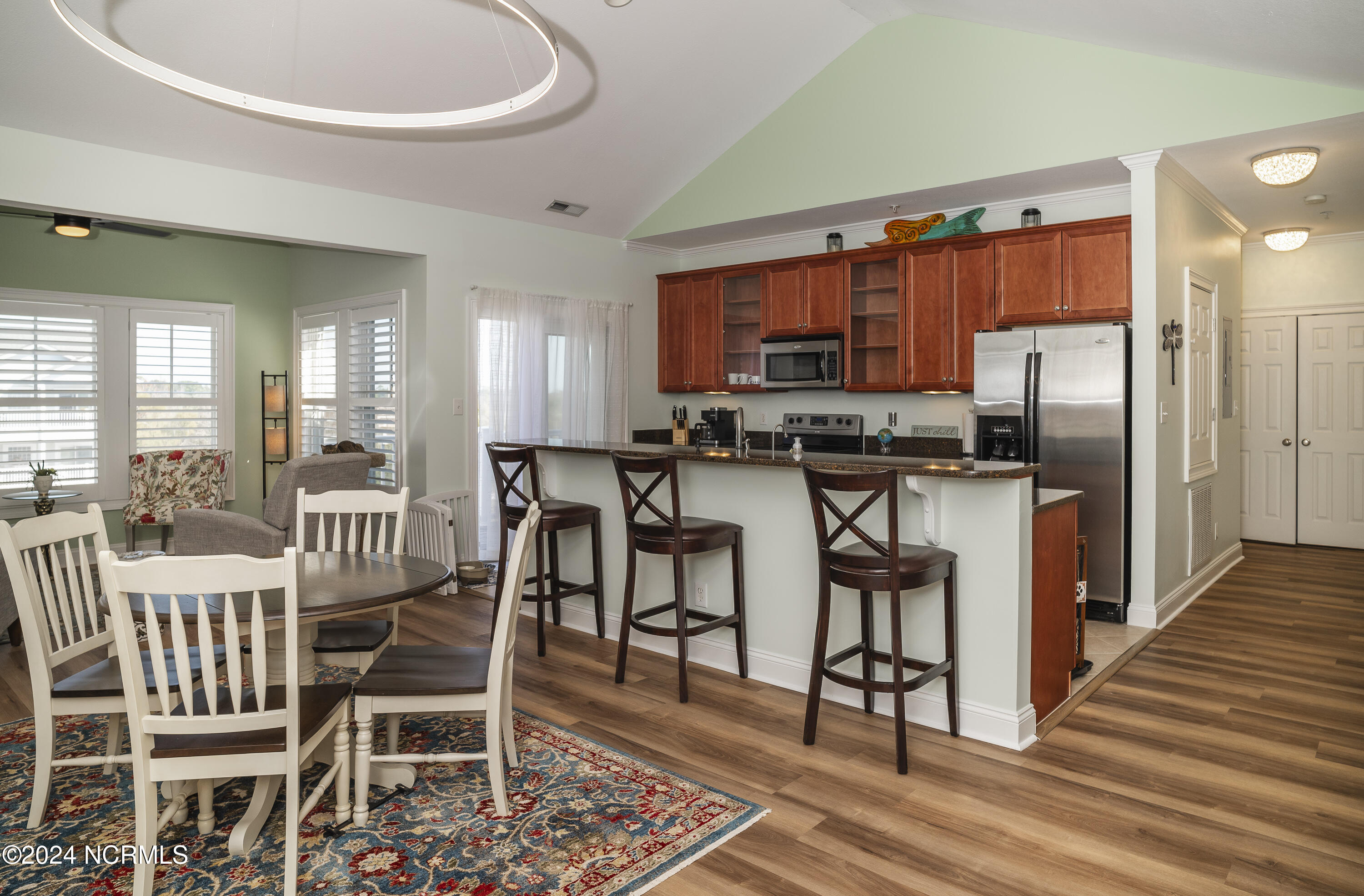 413 Captains Cove Unit E Property Photo 11