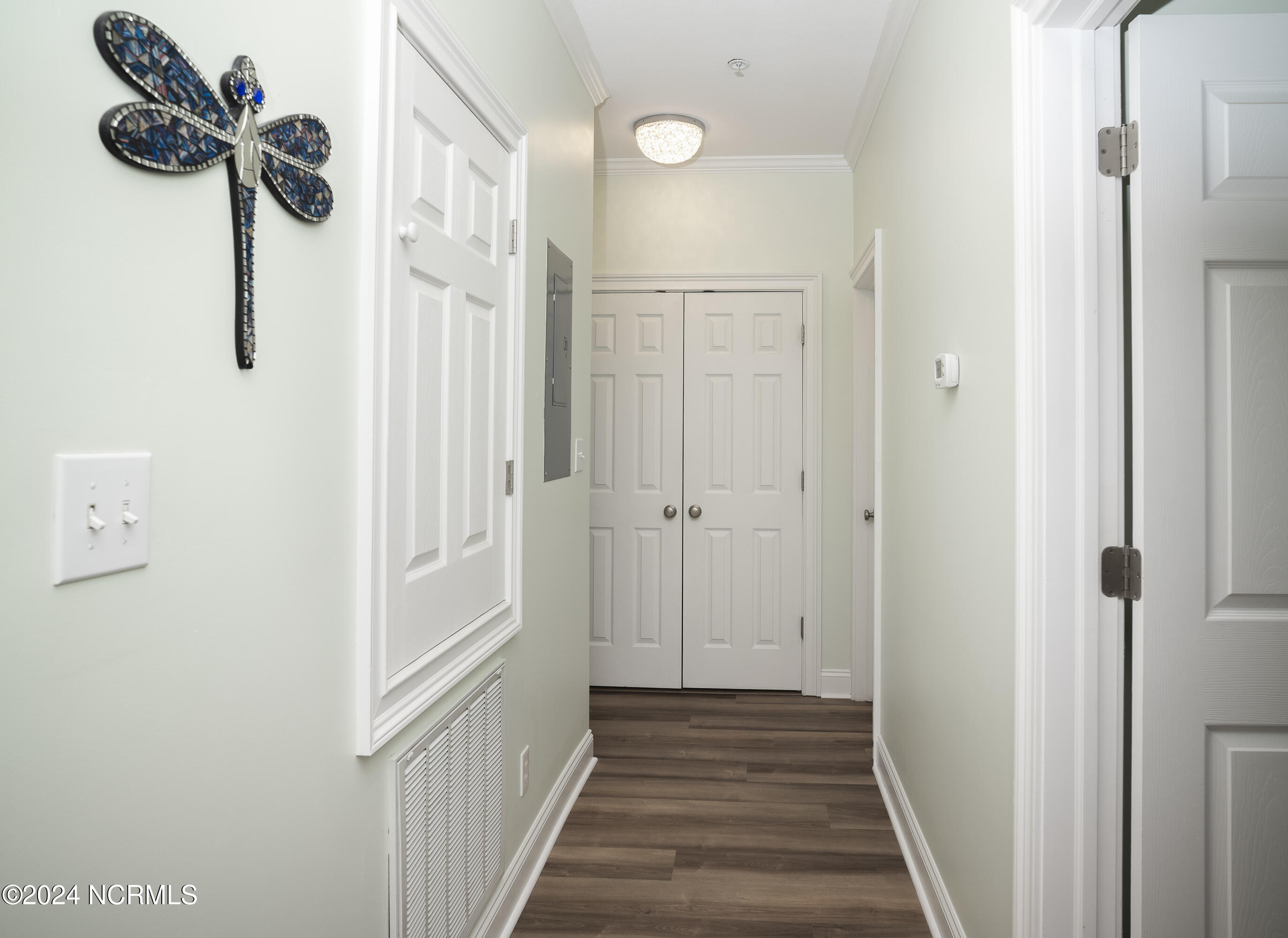 413 Captains Cove Unit E Property Photo 18