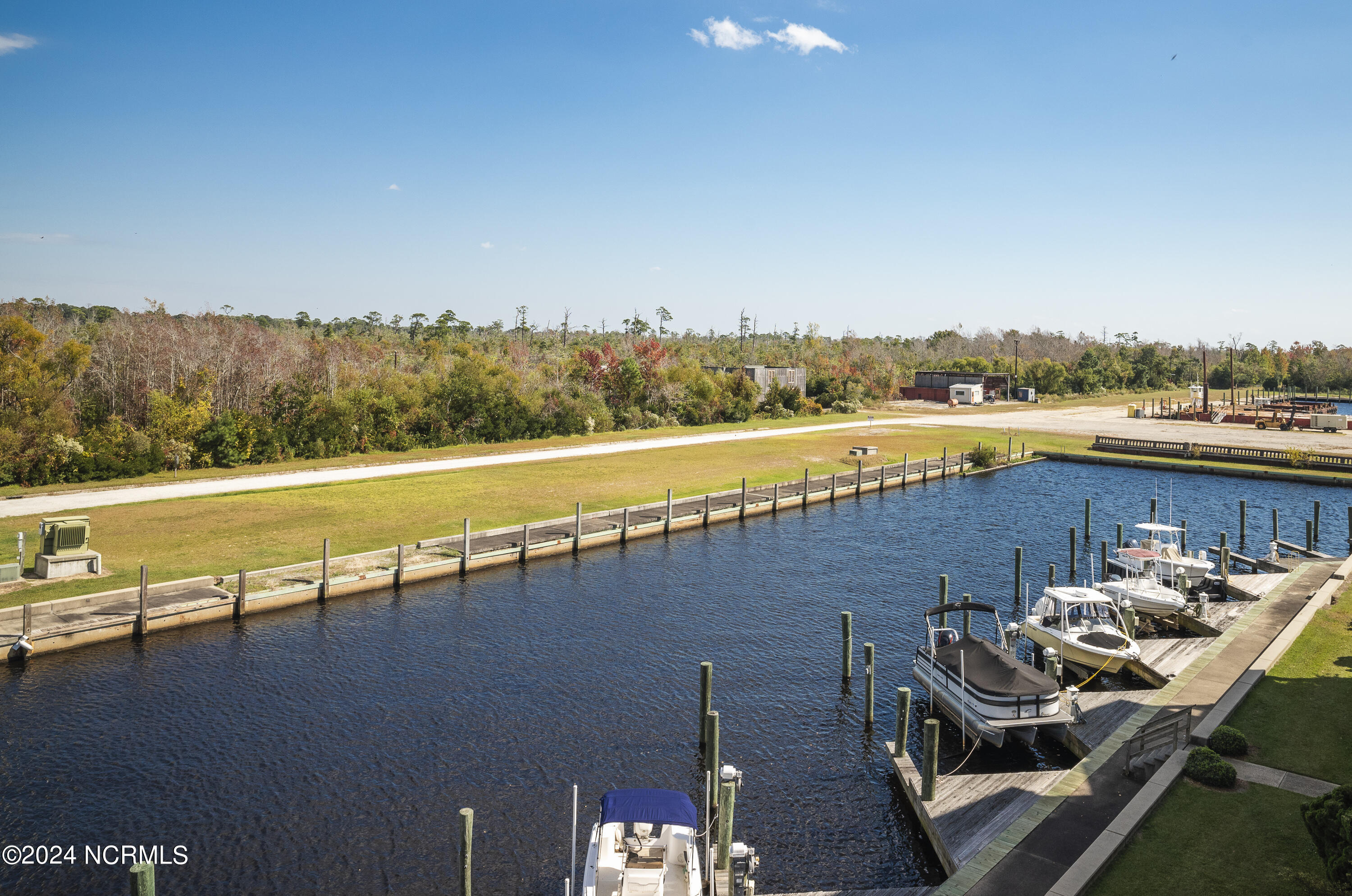 413 Captains Cove Unit E Property Photo 23