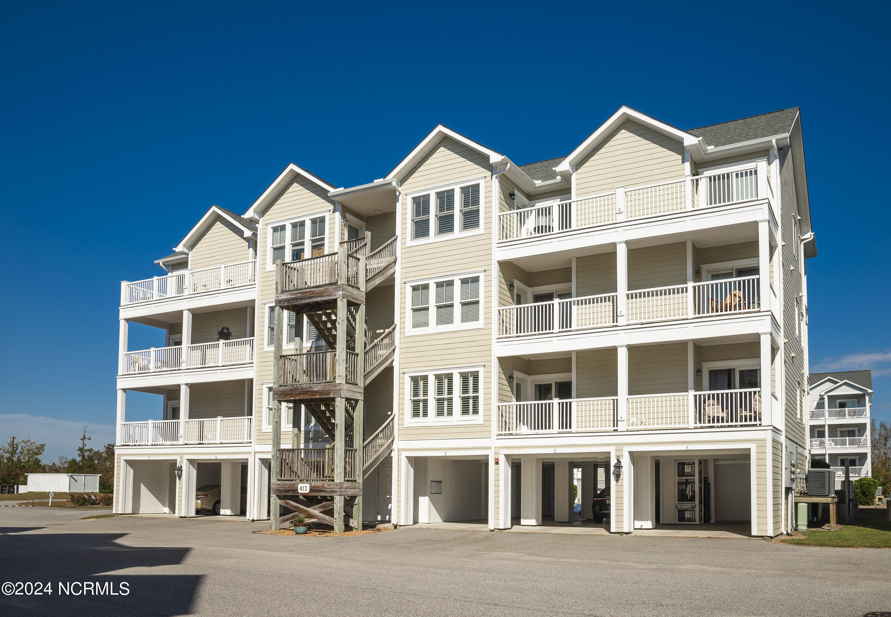 413 Captains Cove Unit E Property Photo 24