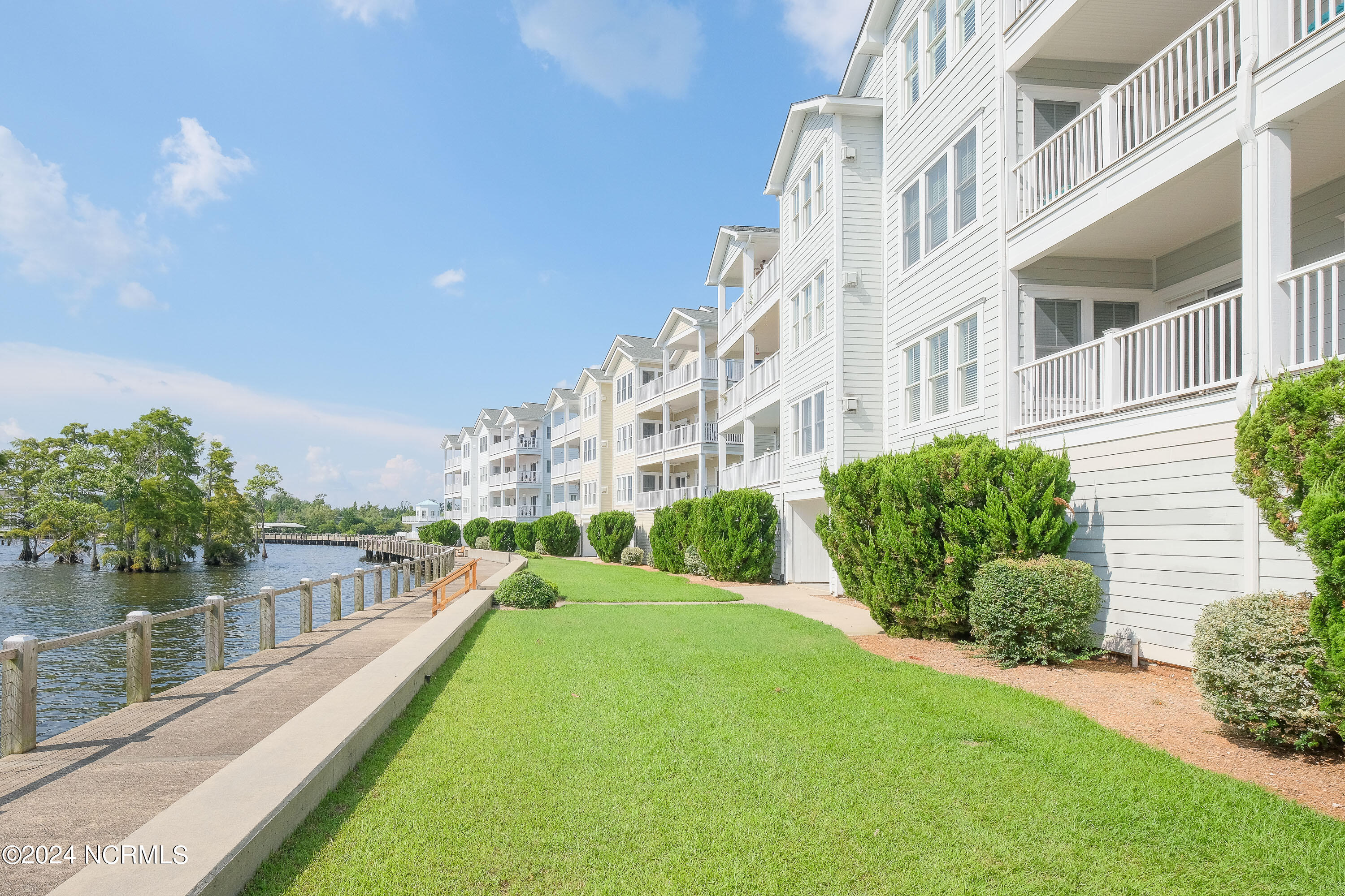 413 Captains Cove Unit E Property Photo 27