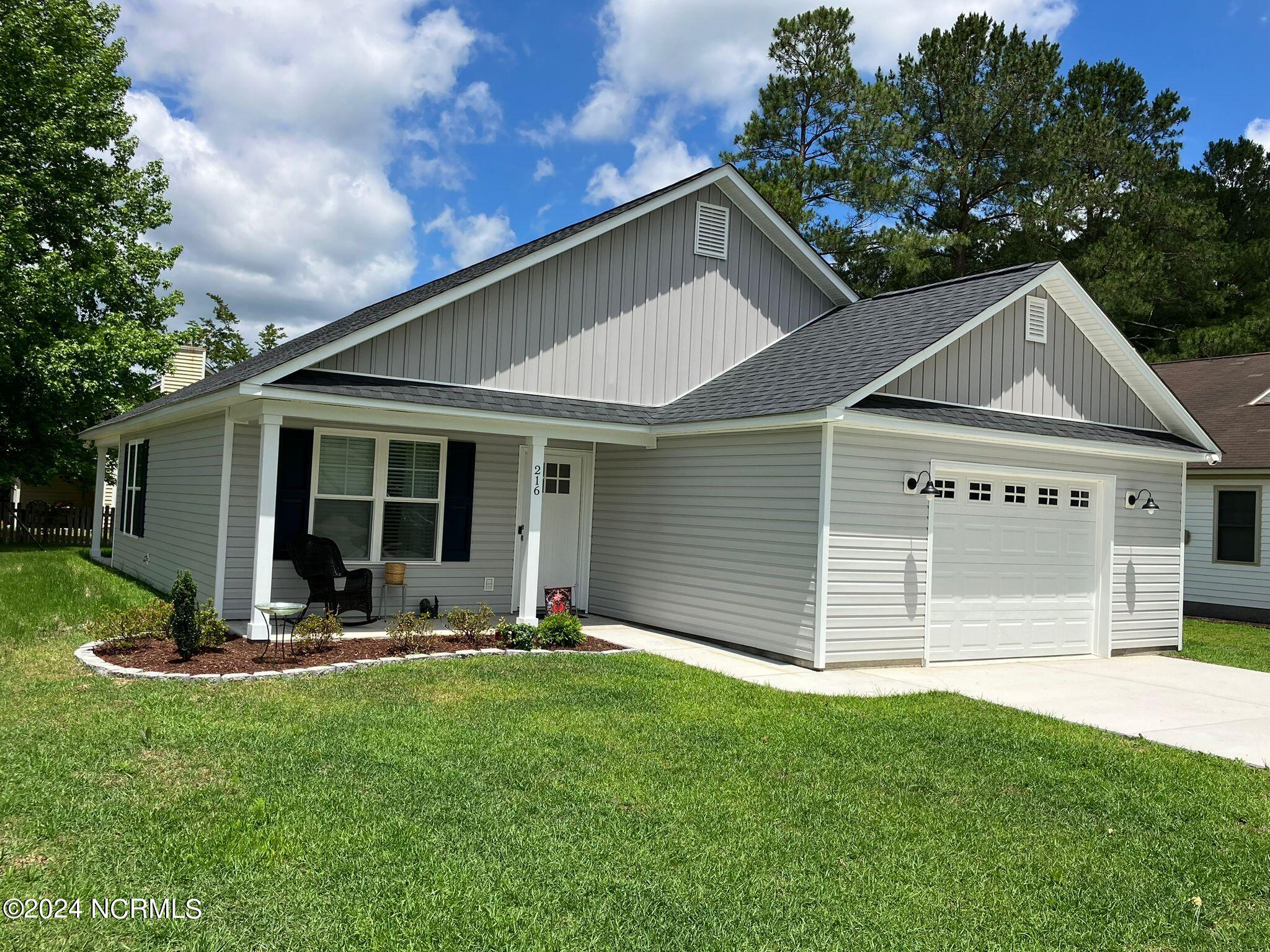 216 Esquire Court Property Photo 1