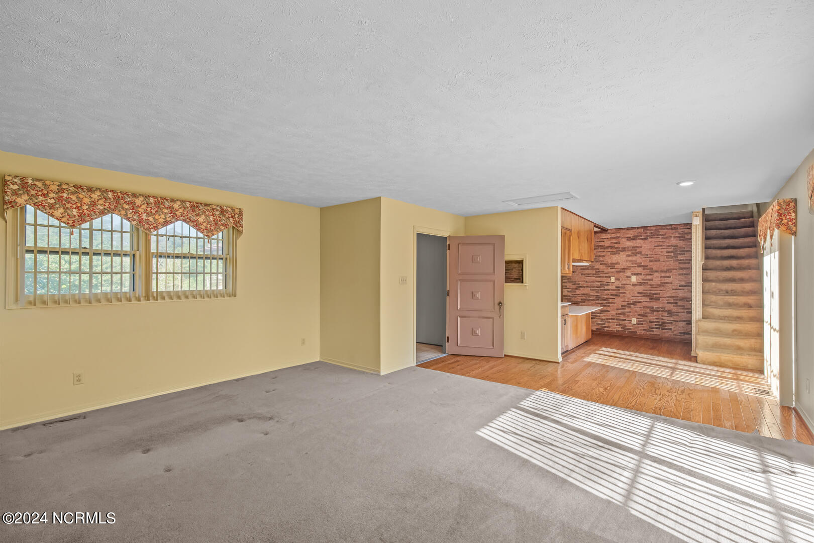 124 N Lisk Drive Property Photo 9