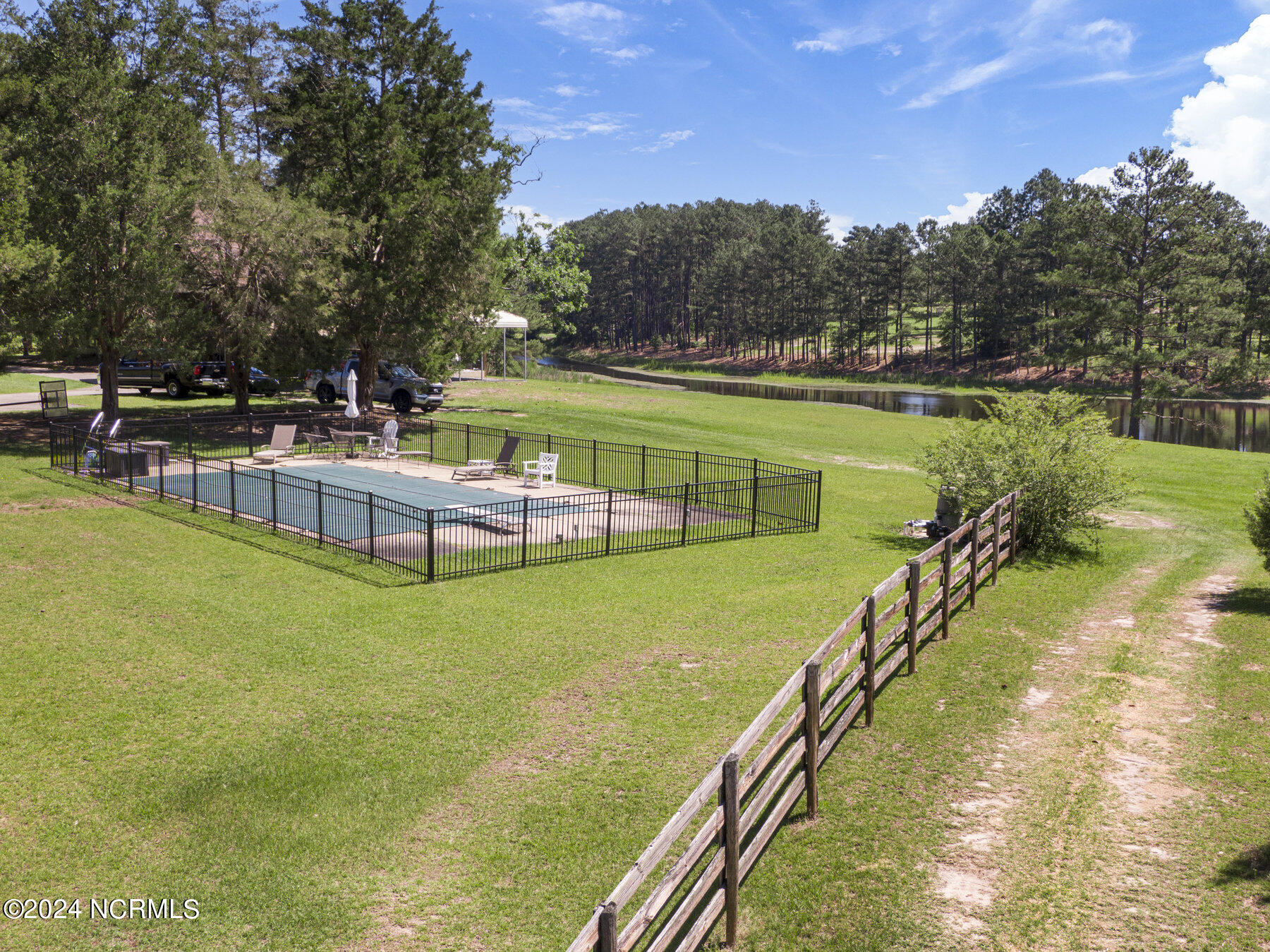 450 Addor Road Property Photo 42