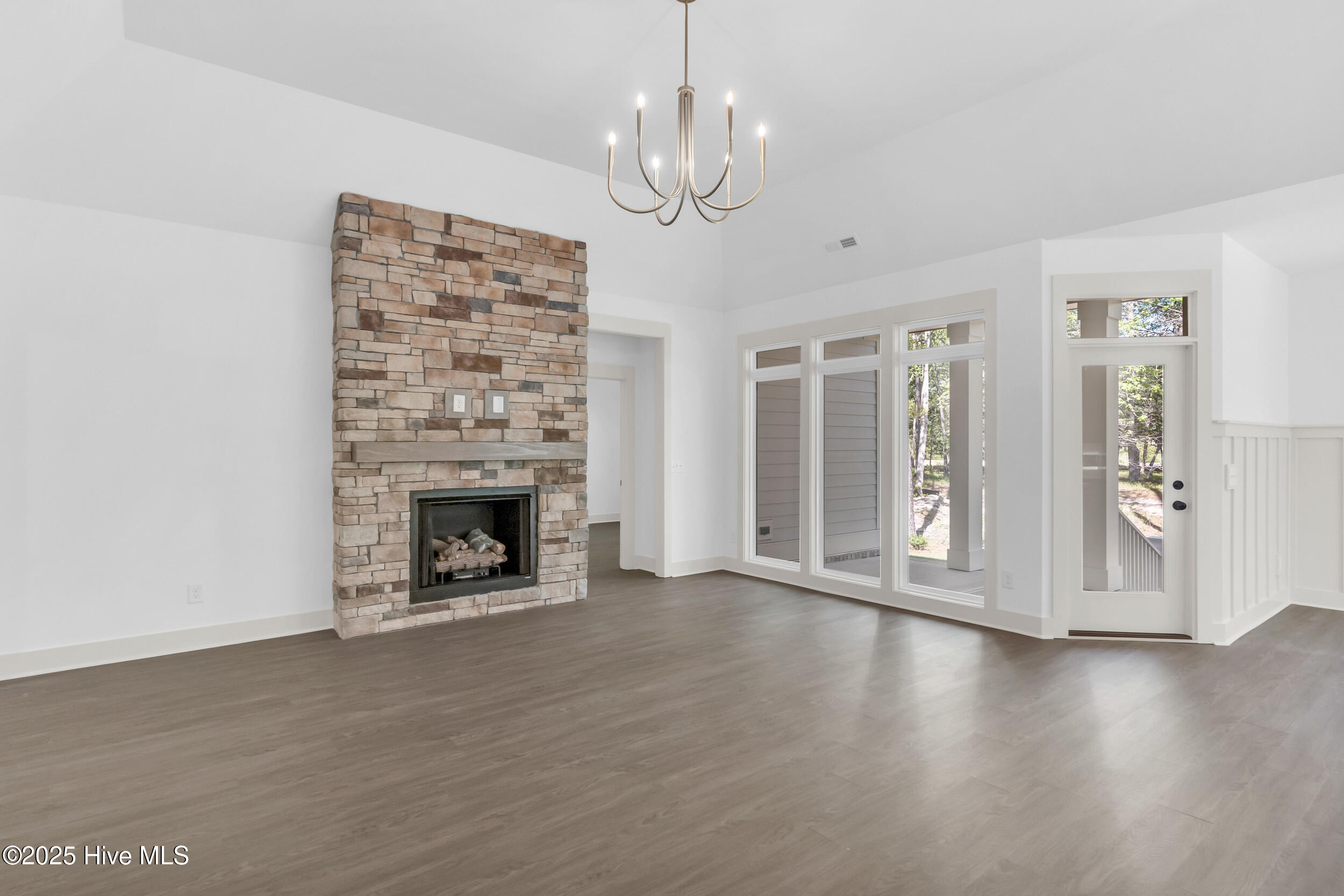 706 Sonata Drive Property Photo 6